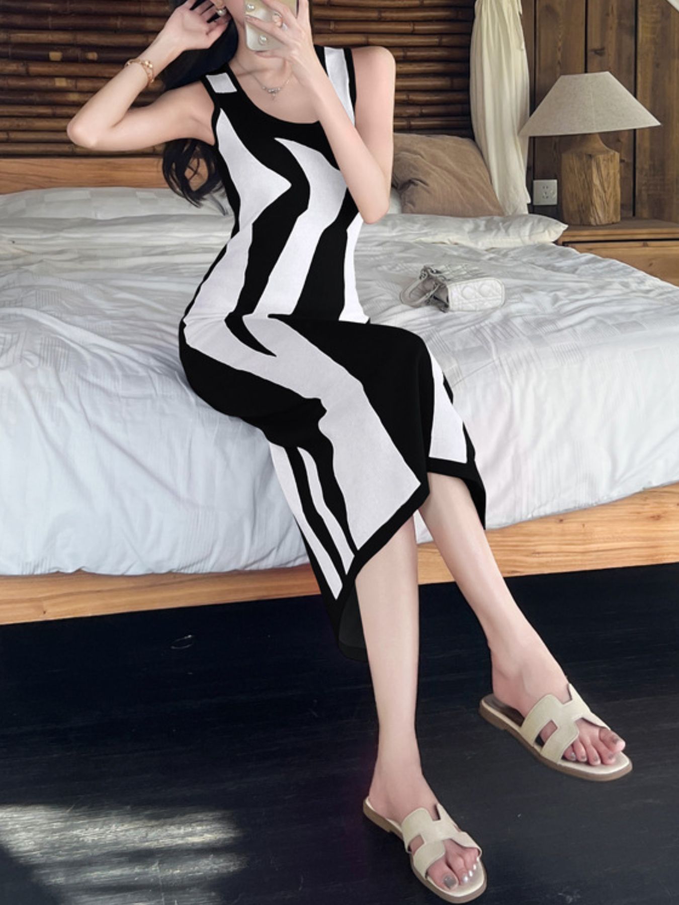 Contrast Sleeveless Bodycon Midi Dress