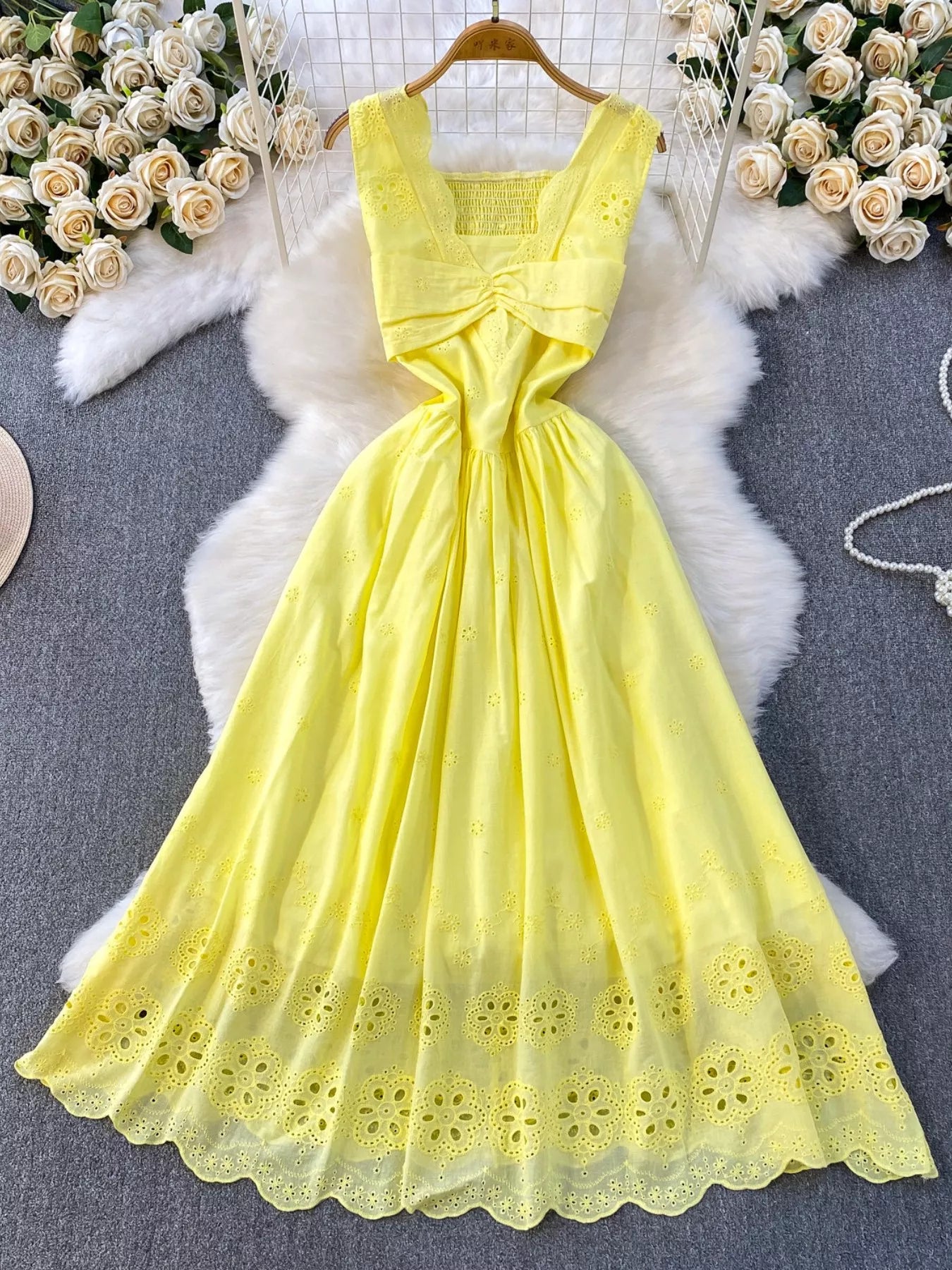 Lace Detail Sleeveless Dress
