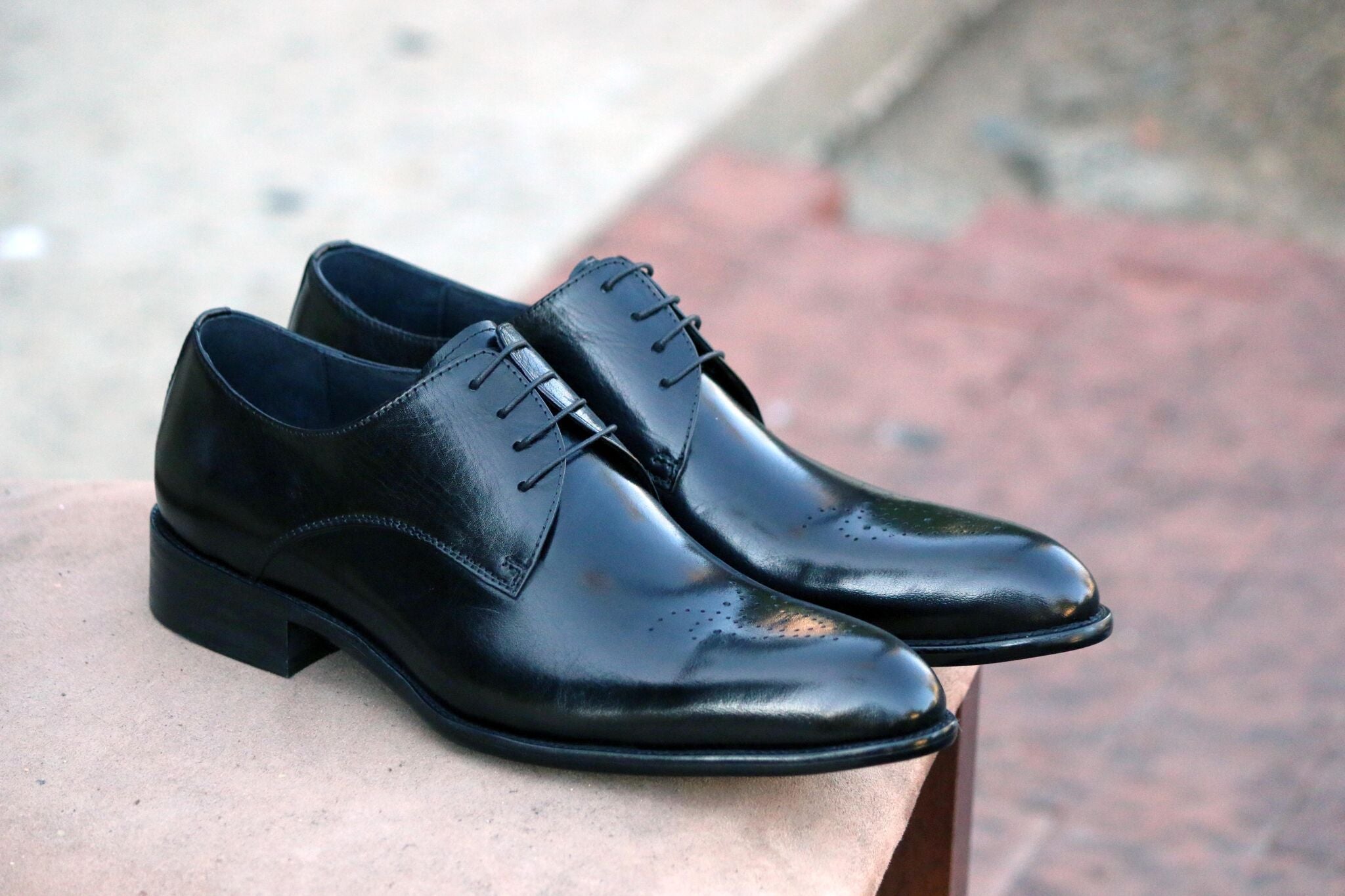 Ugo Vasare Burnished Calfskin Oxford - Black