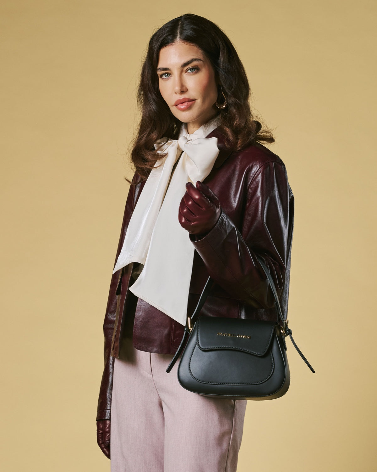 Ottavia (black) - Italian calf leather women's crossbody bag (with shoulder strap)