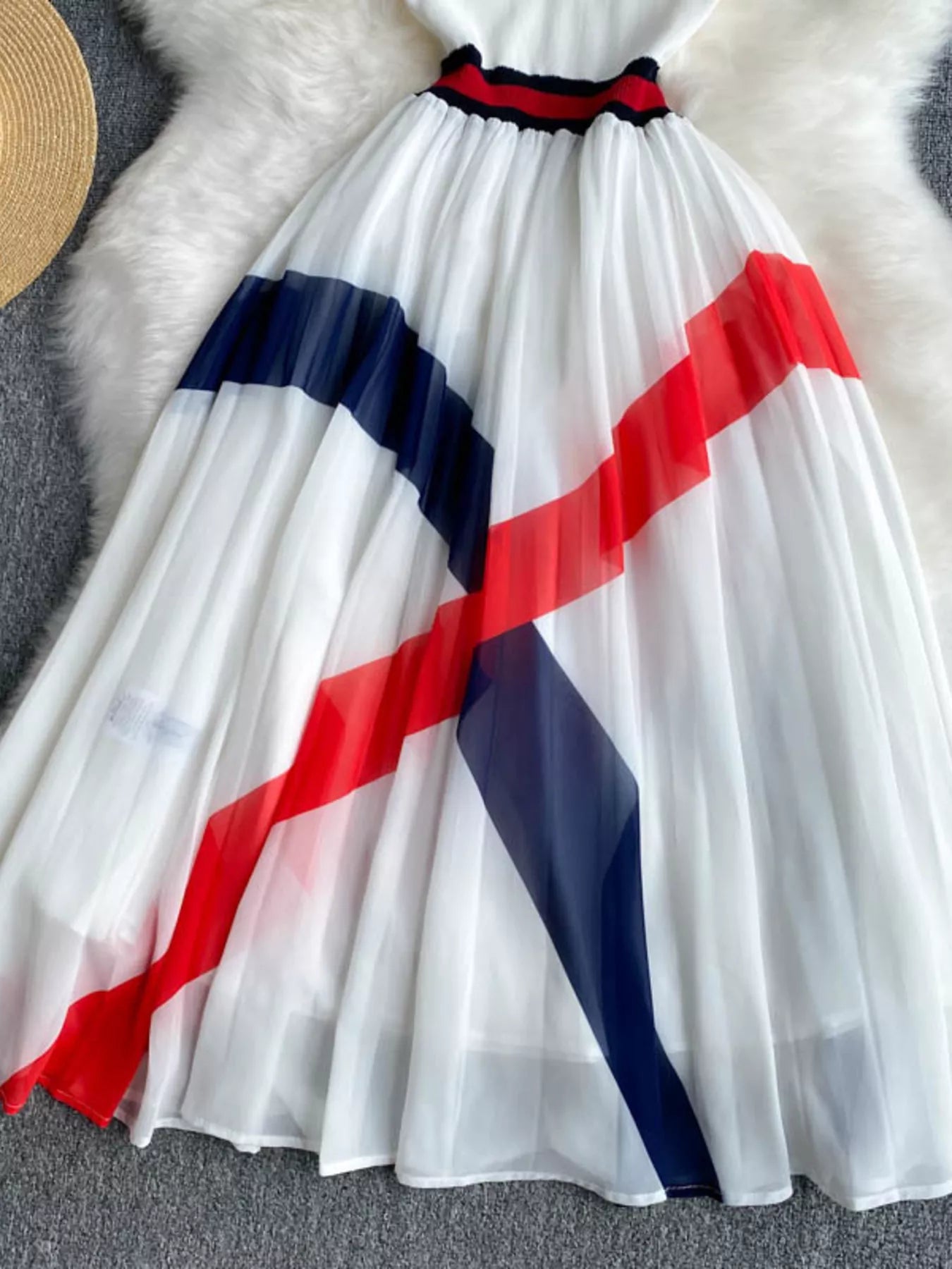Elegant Color Block Pleated Midi Dress
