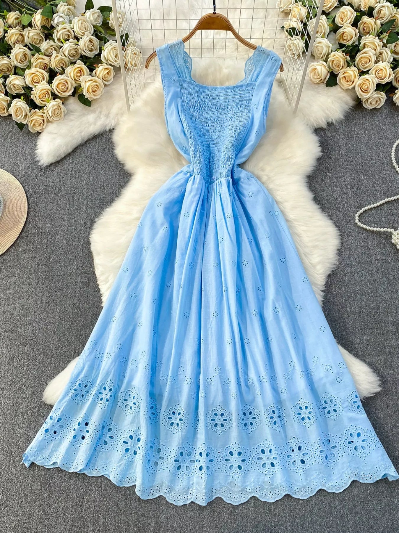 Lace Detail Sleeveless Dress