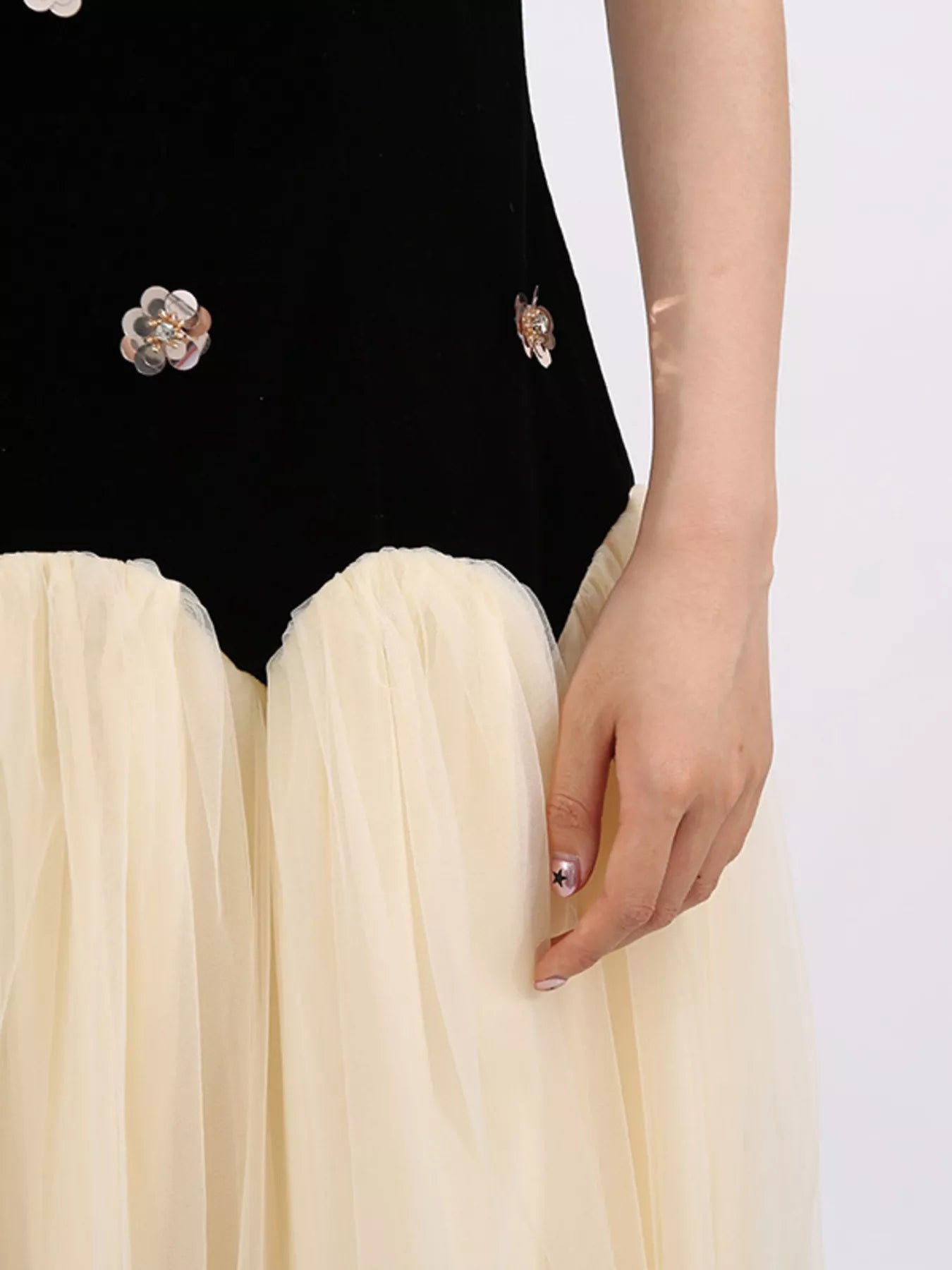 Contrast Flower Sleeveless Tulle Maxi Dress