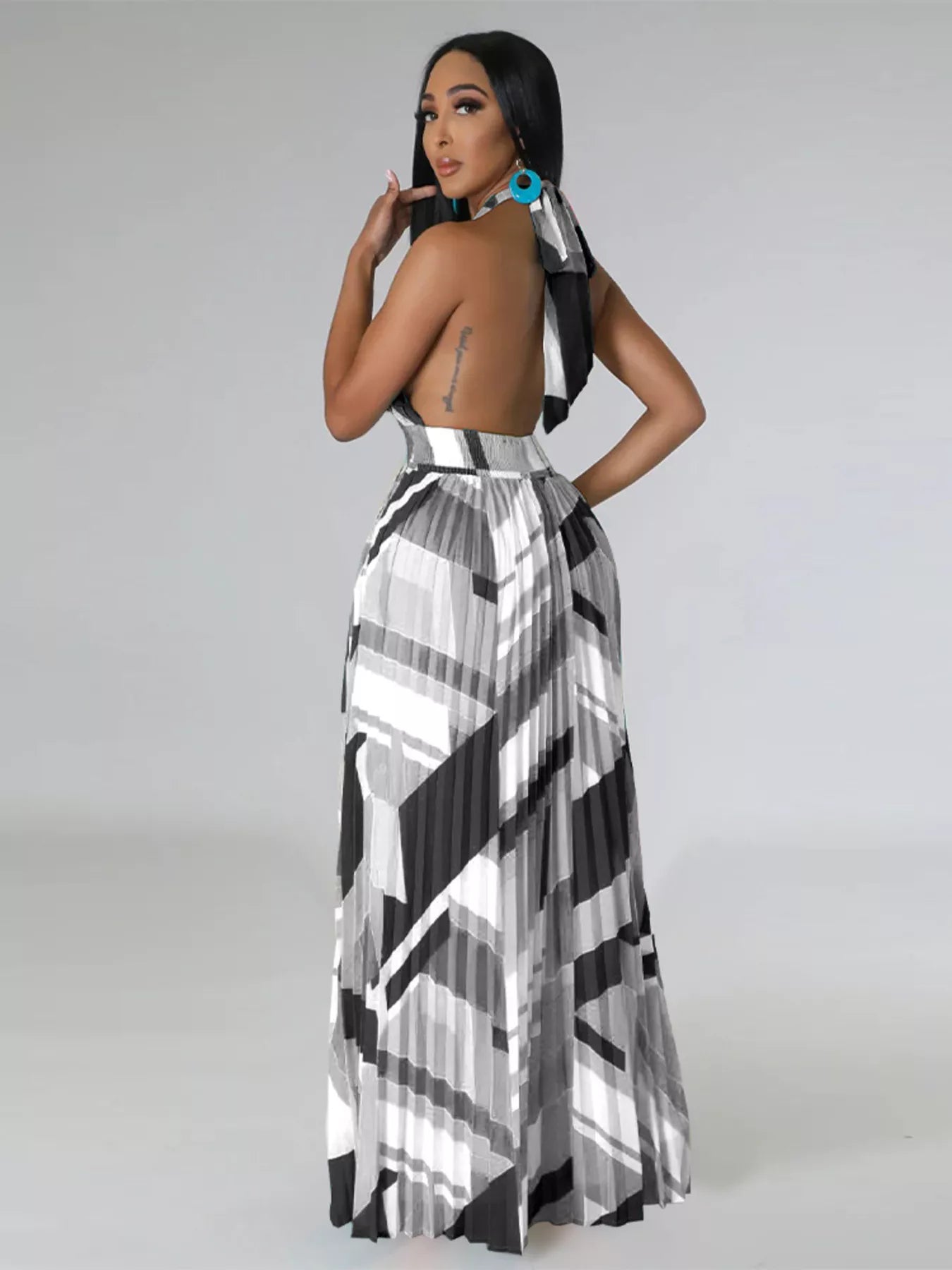 Halter Neck Geometric Print Pleated Maxi Dress