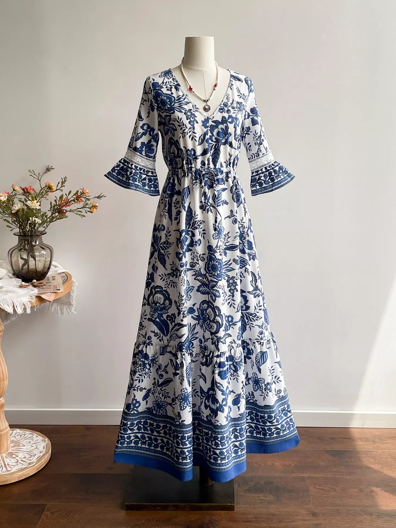 Floral Print V-Neck Flounce Sleeve Dress