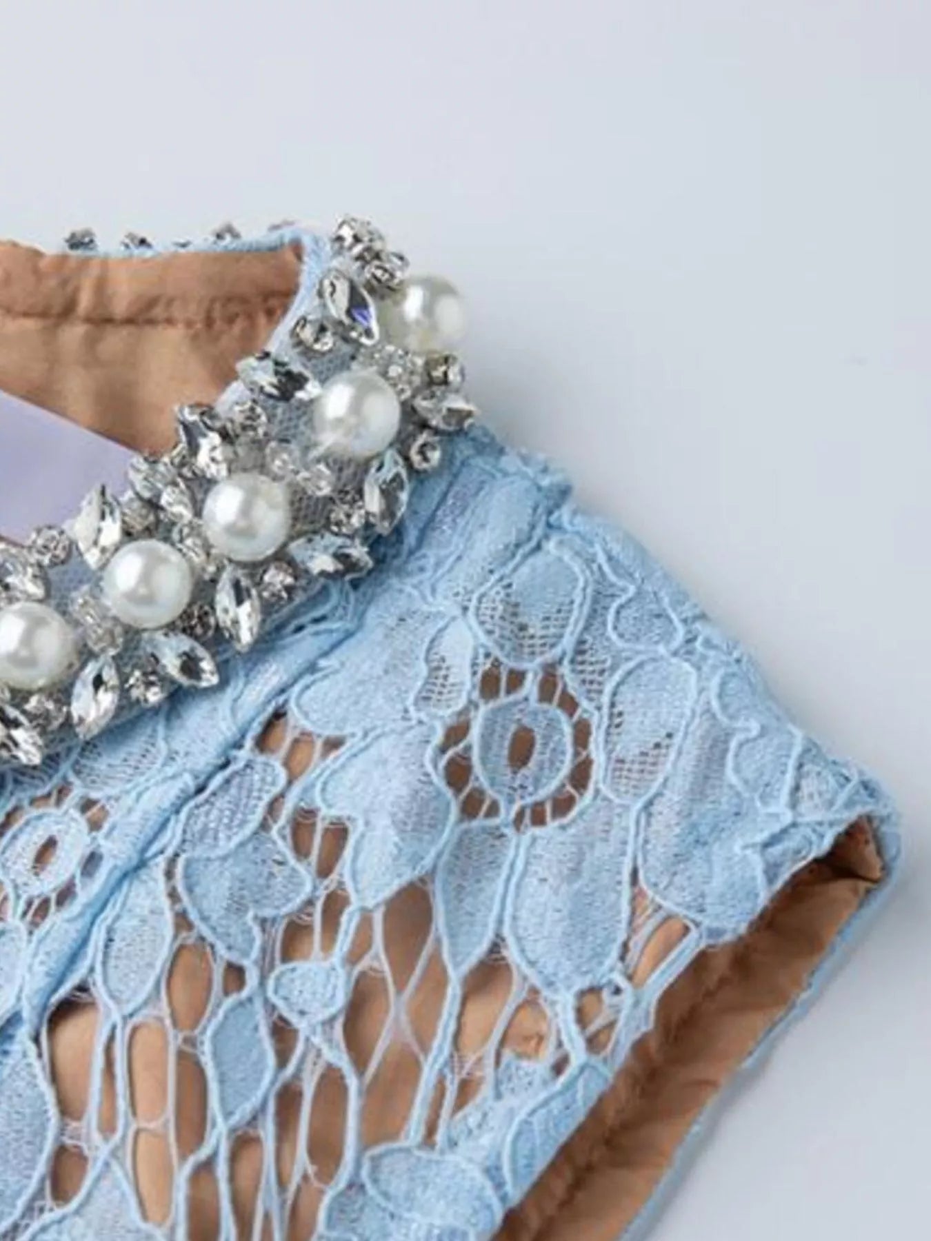 Pearl Neckline Sleeveless Lace Dress