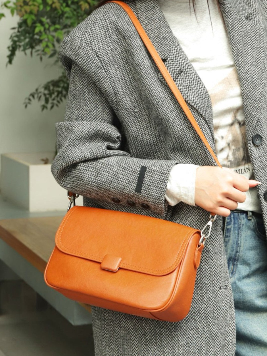 Real Leather Women's Bag Cross-border New Single Shoulder Crossbody Bag, Top Layer Cowhide, College Style Mailman Bag, Commuting Cambridge Bag
