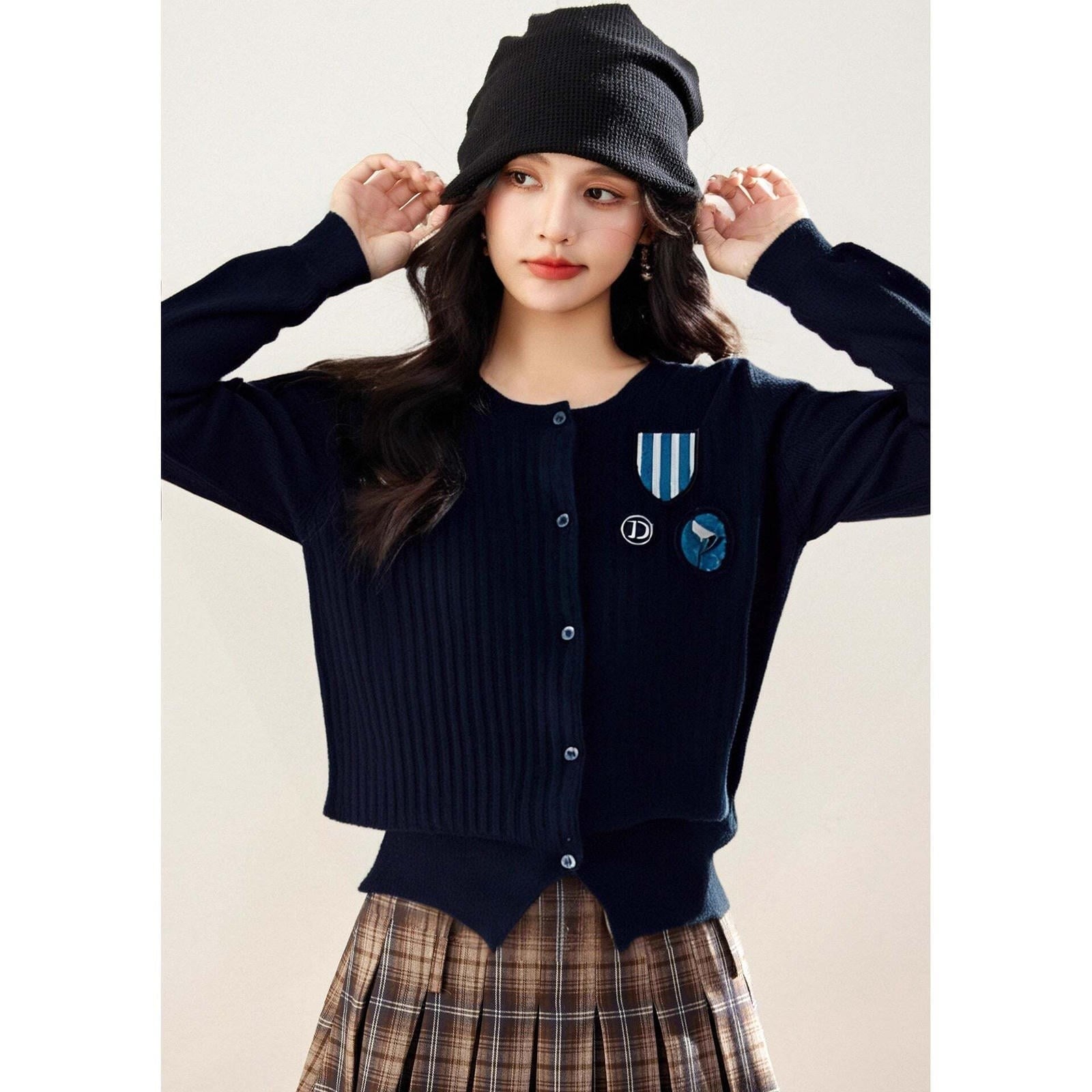 Chic Knit Cardigan with Badge Stripe Pattern, Short Length, Academic Style, Cashmere-Like Feel, Autumn/Winter Outerwear