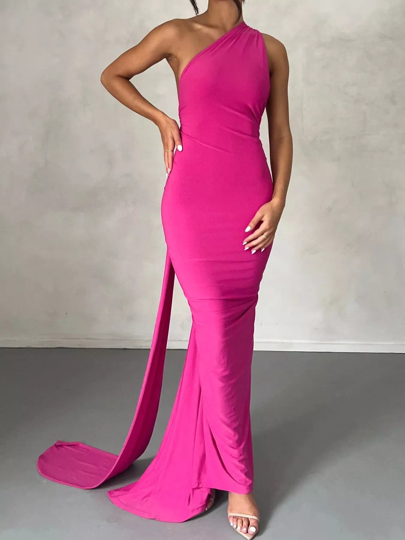 Backless One-Shoulder Ruched Bodycon Maxi Dress