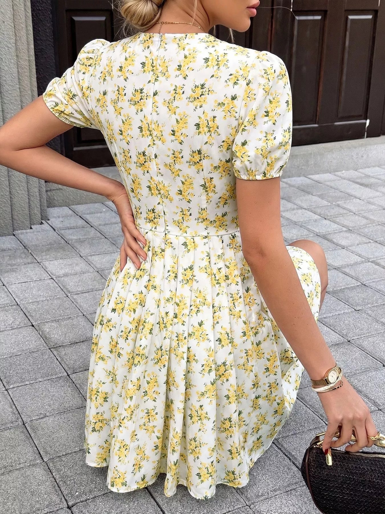 Floral Print V-Neck Puff Sleeve Mini Dress