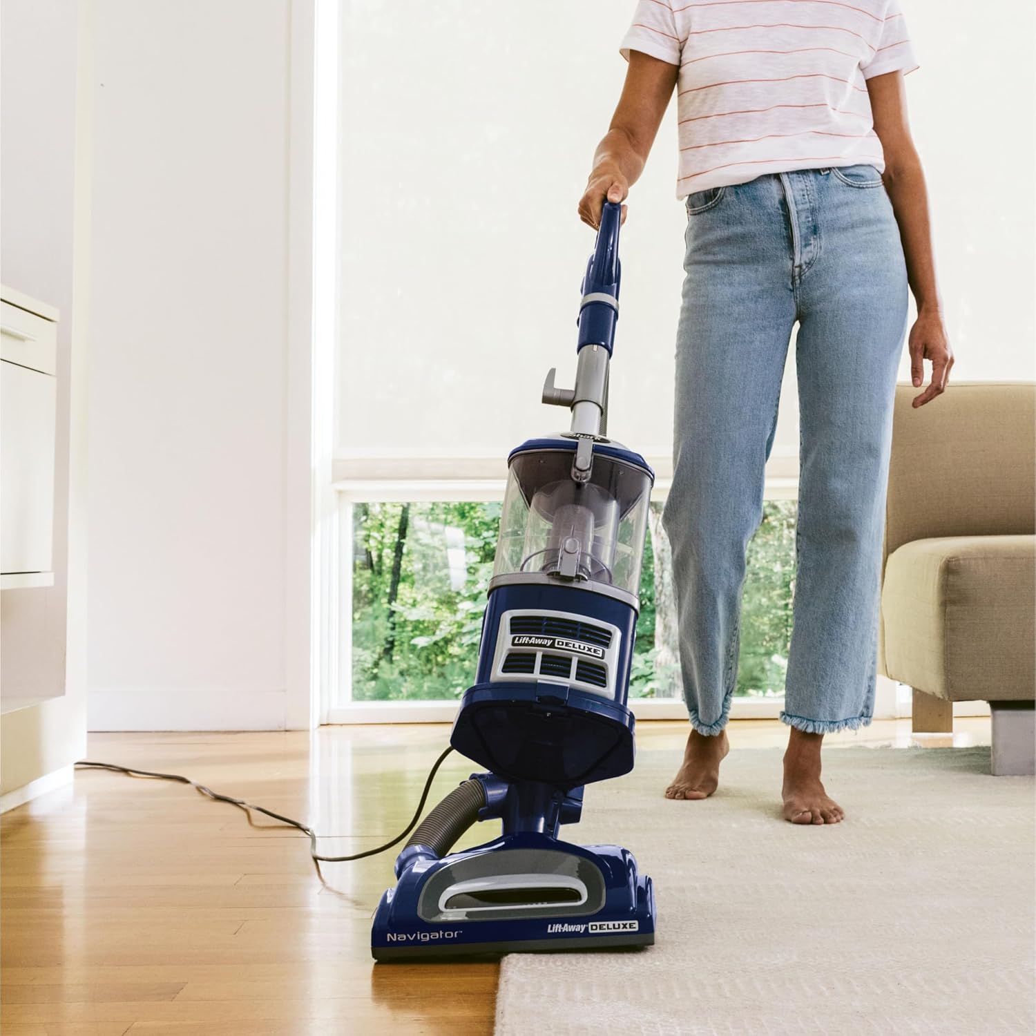 Shark NV360 Upright Vacuum Navigator Lift-Away Deluxe with Large Dust Capacity (Refurbished)