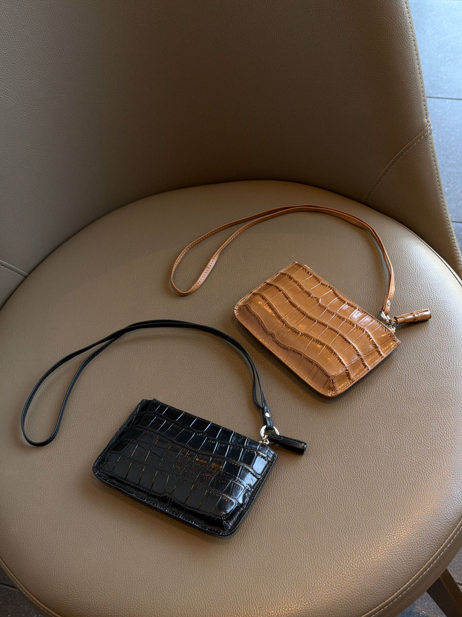 Premium Oil-Waxed Cowhide Leather Neck Wallet Cardholder Coin Purse - Crocodile Pattern Card Holder