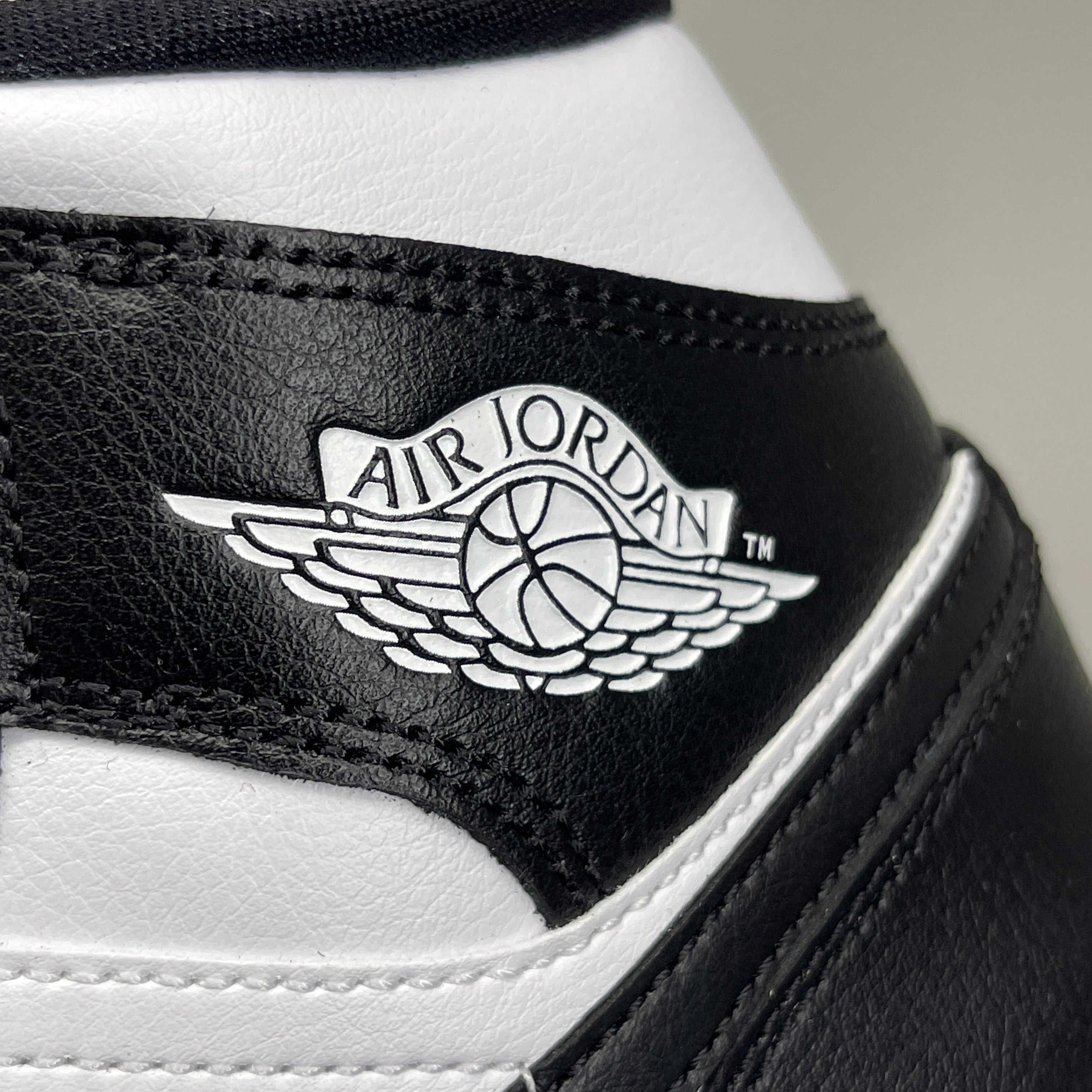 NIKE AIR JORDAN 1 Mid Panda Shoe Women's Sz 9 Black / White DV0991-101 (New)