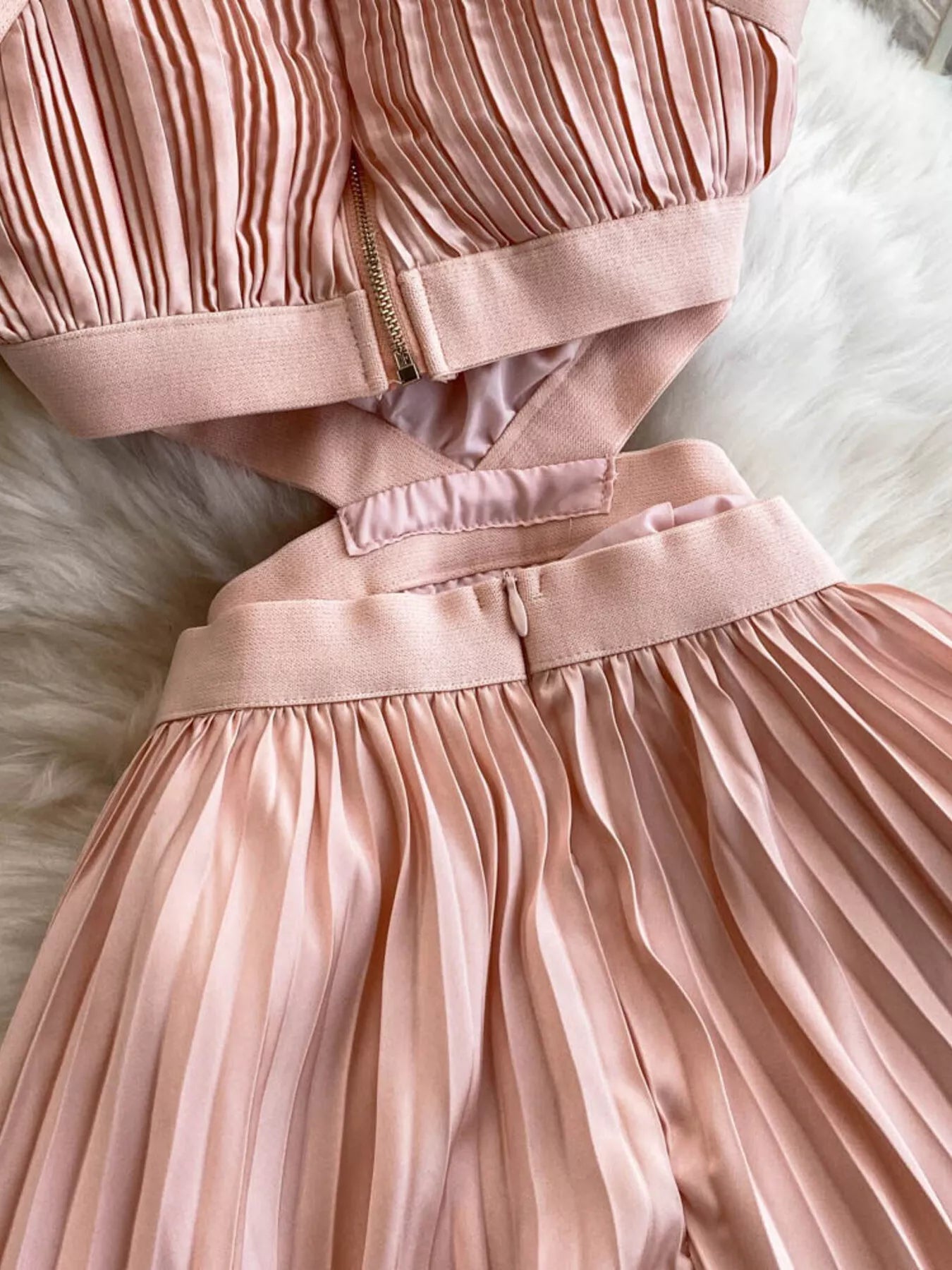 Halter Neck Pleated Maxi Dress