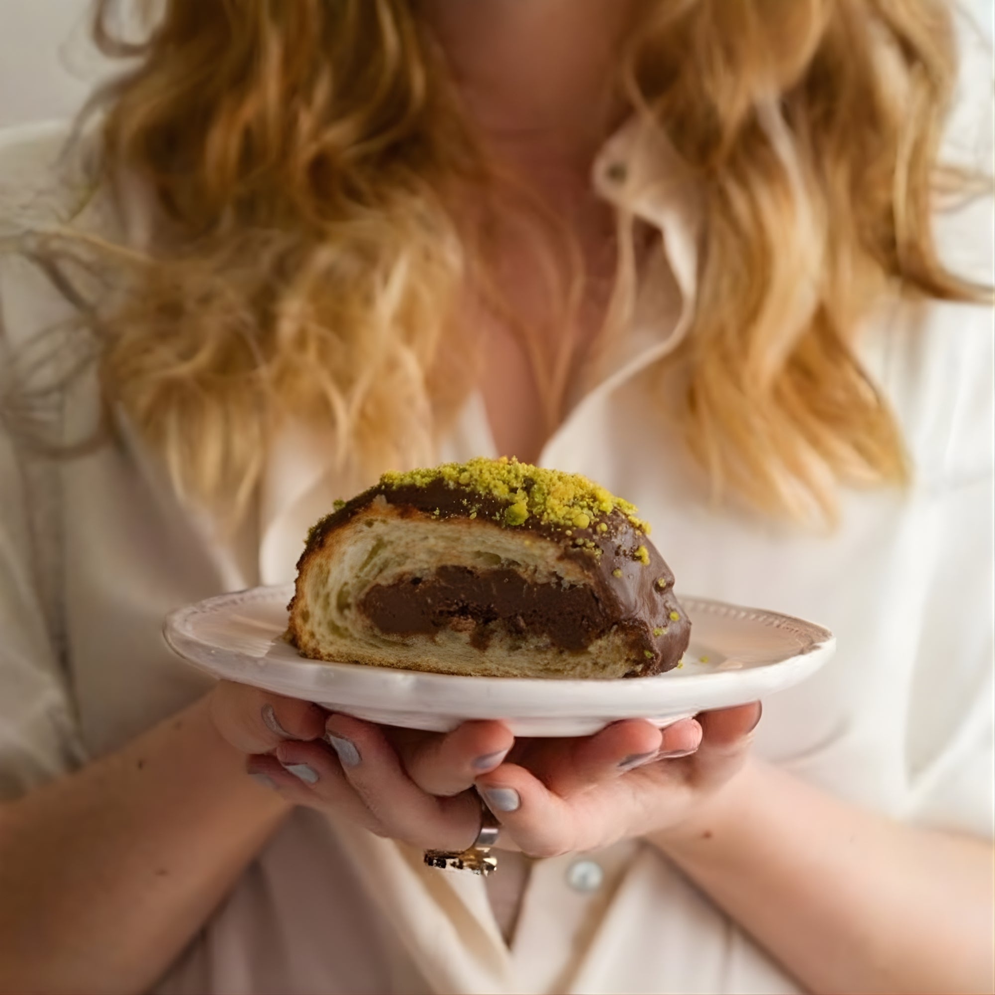 Andy Anand Sugar-Free Dubai Pistachio Chocolate Cake, 2.2 lb – Kataifi, Pistachio Cream, Keto & Diabetic-Friendly Viral Birthday Gift Box