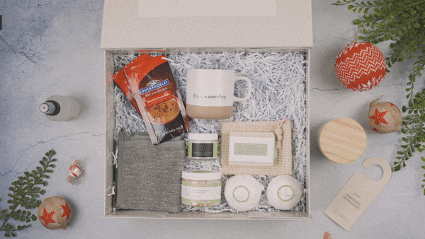 Sending Mom a Big Hug – Luxury Natural Spa Gift Box