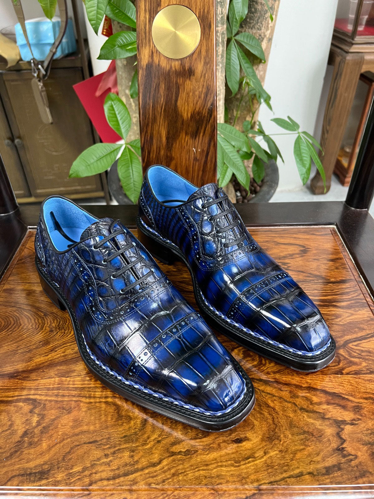 Maurice Connoisseur Custom Made Alligator Oxford - Blue