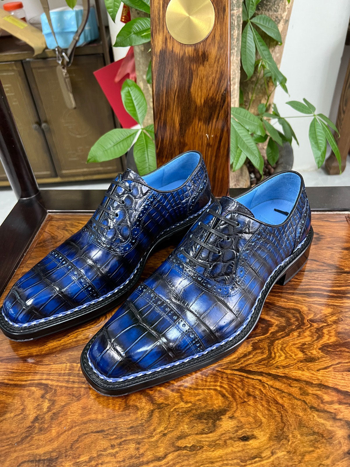 Maurice Connoisseur Custom Made Alligator Oxford - Blue
