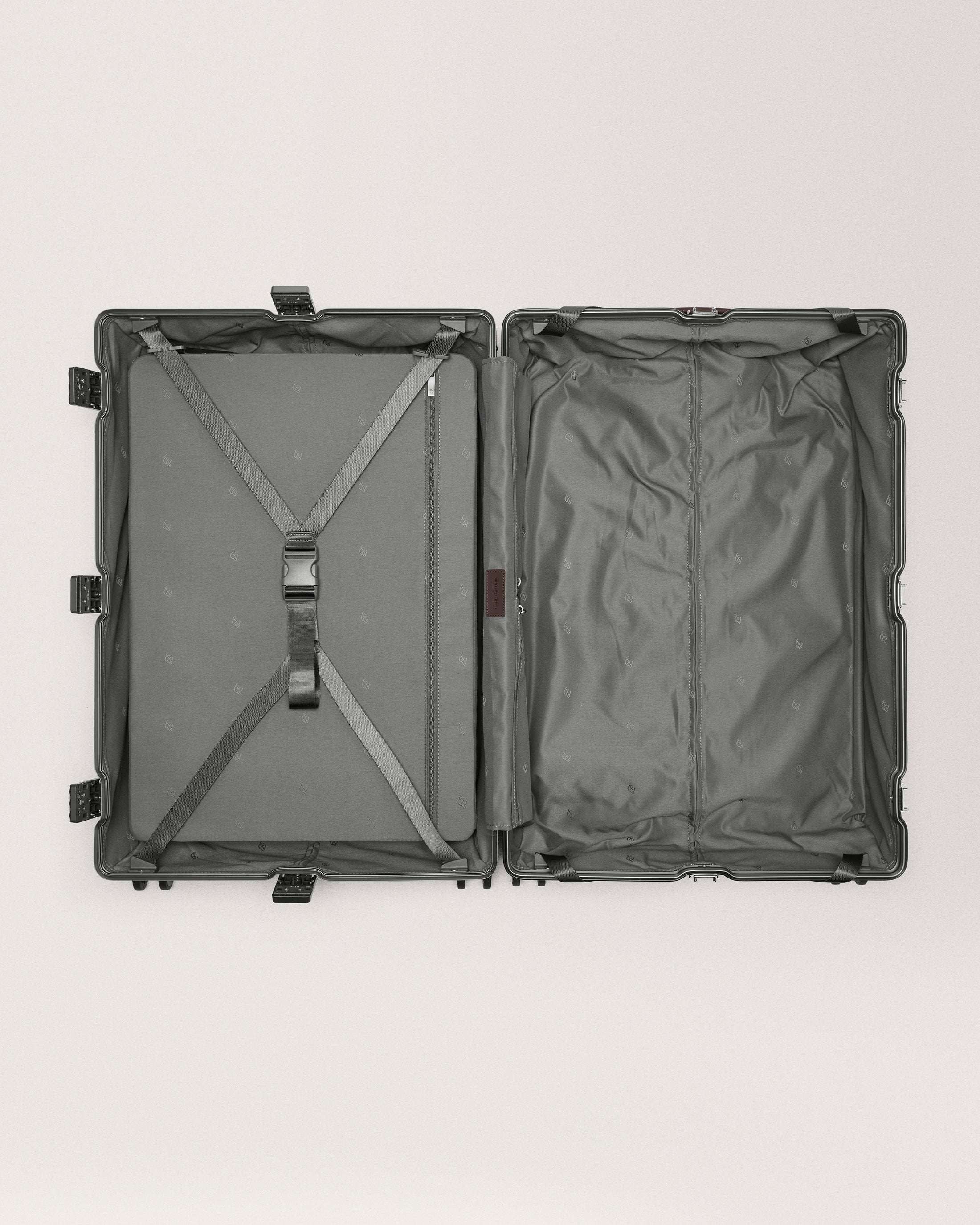 Hybrid “The Large Check-in” by Carl Friedrik