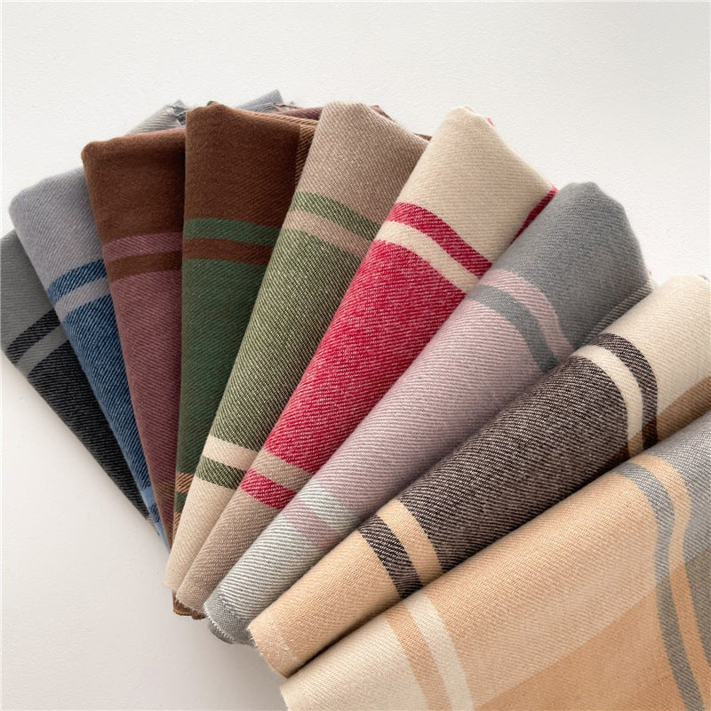 Checkered Cashmere Scarf – Timeless Elegance for Every Season