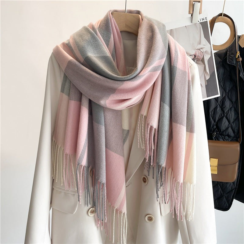 Checkered Cashmere Scarf – Timeless Elegance for Every Season