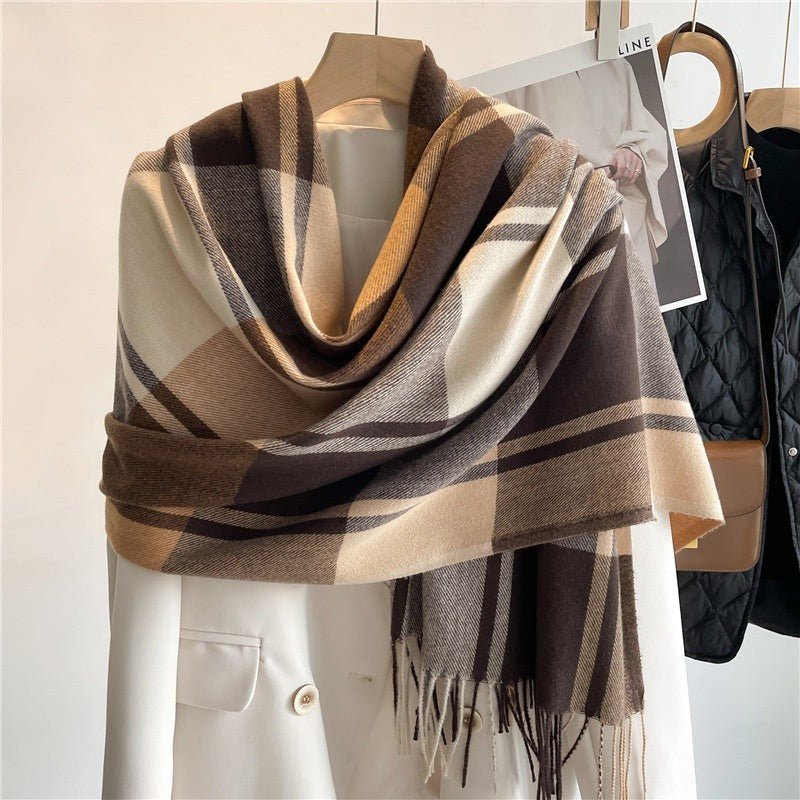 Checkered Cashmere Scarf – Timeless Elegance for Every Season