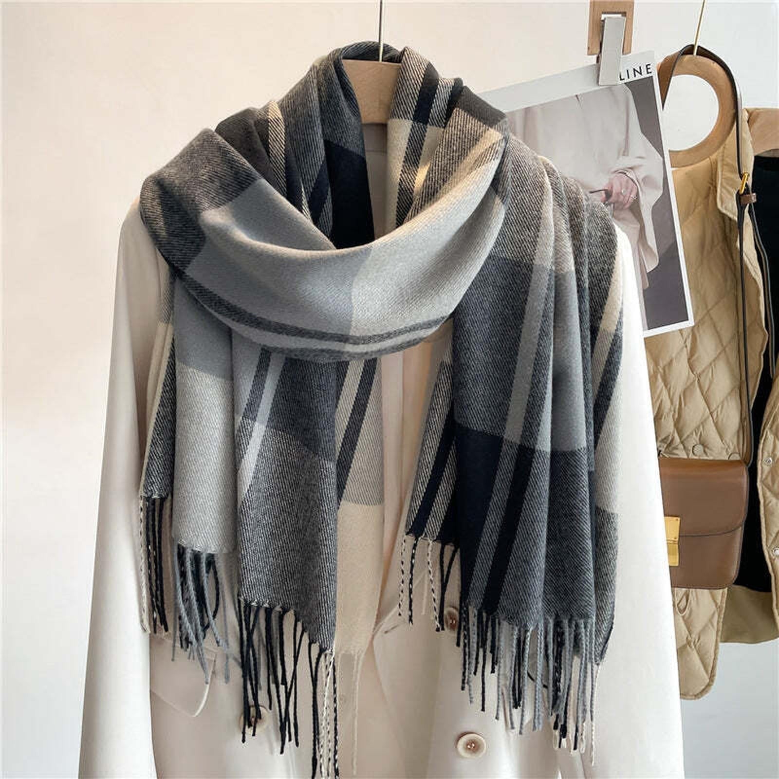 Checkered Cashmere Scarf – Timeless Elegance for Every Season