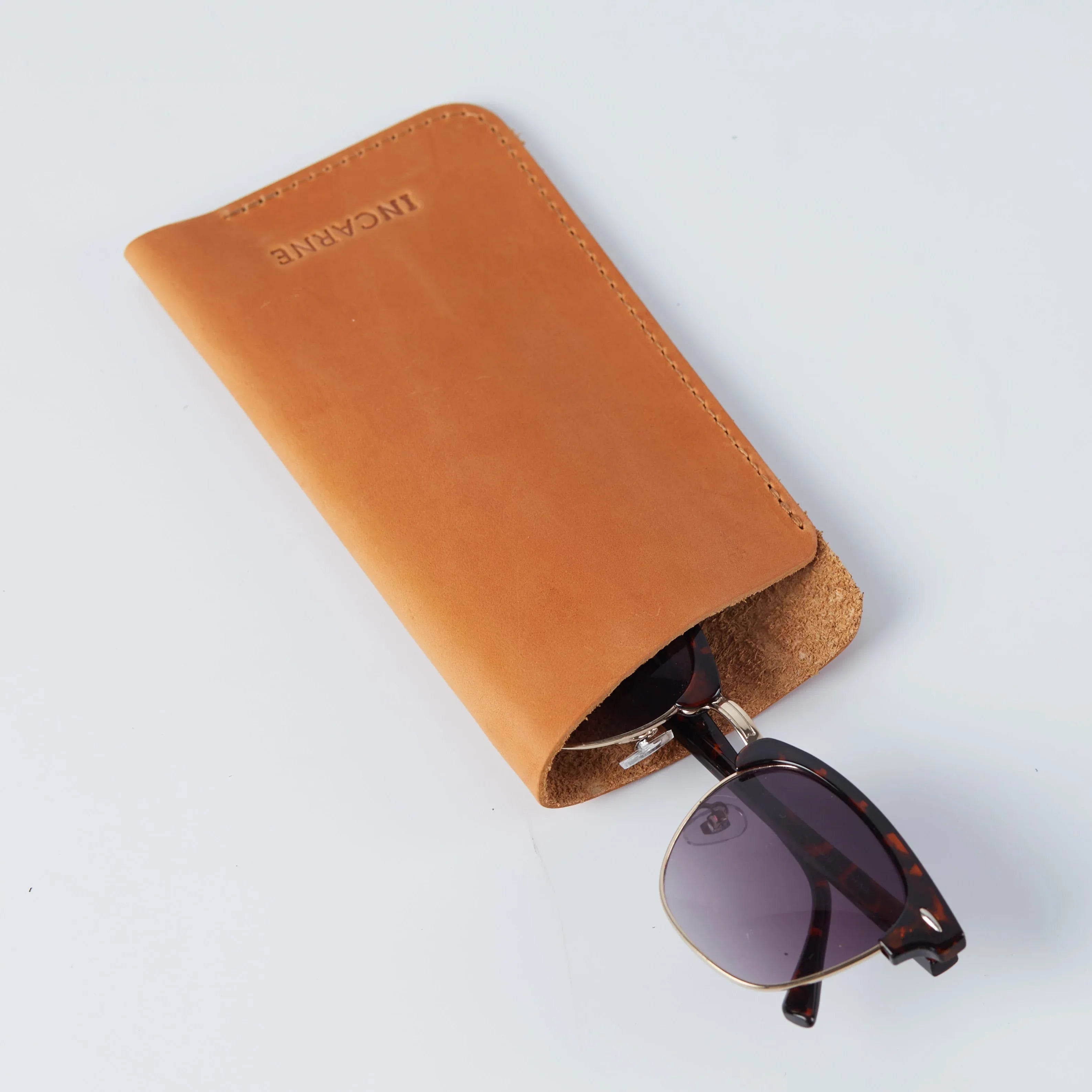 Catch glasses case