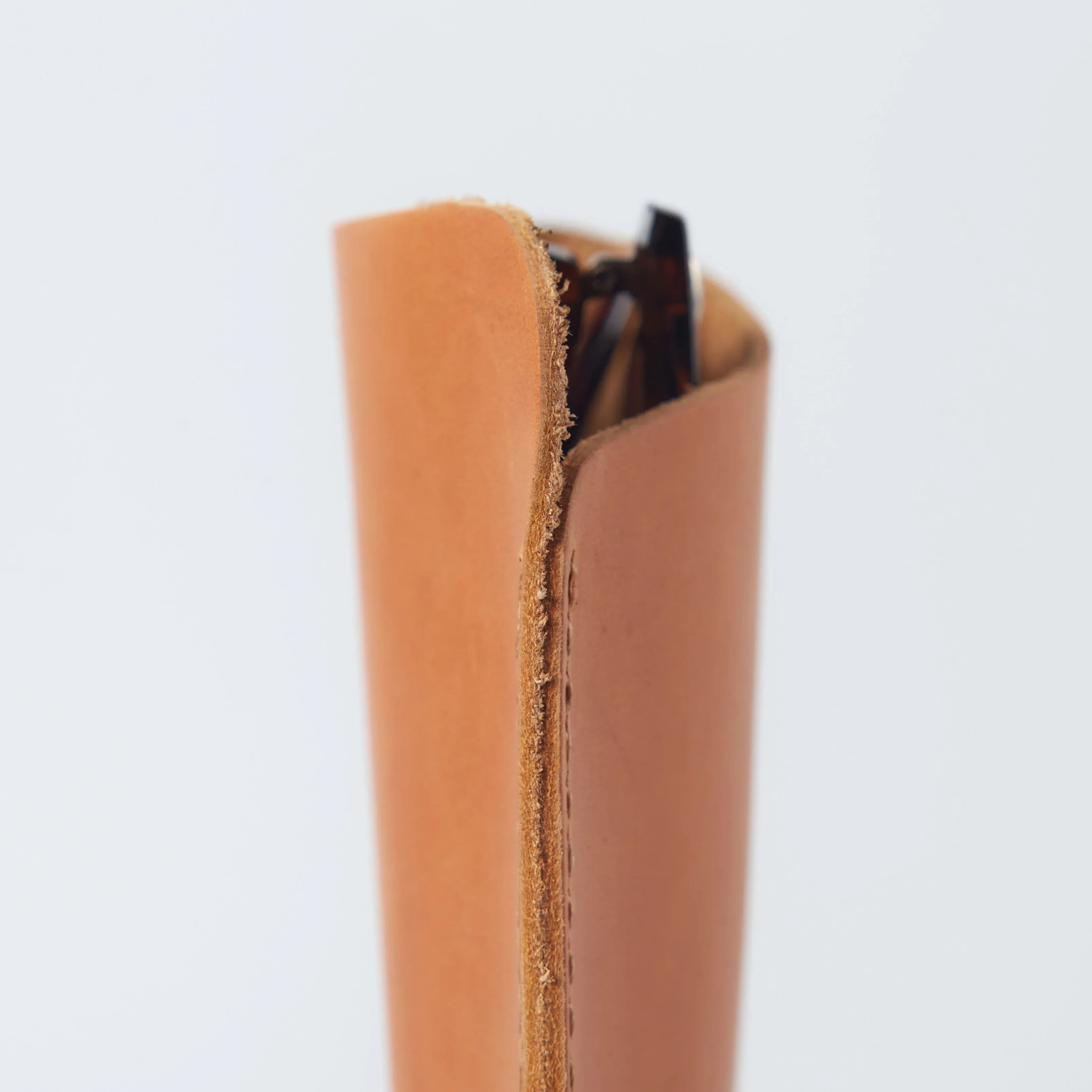 Catch glasses case