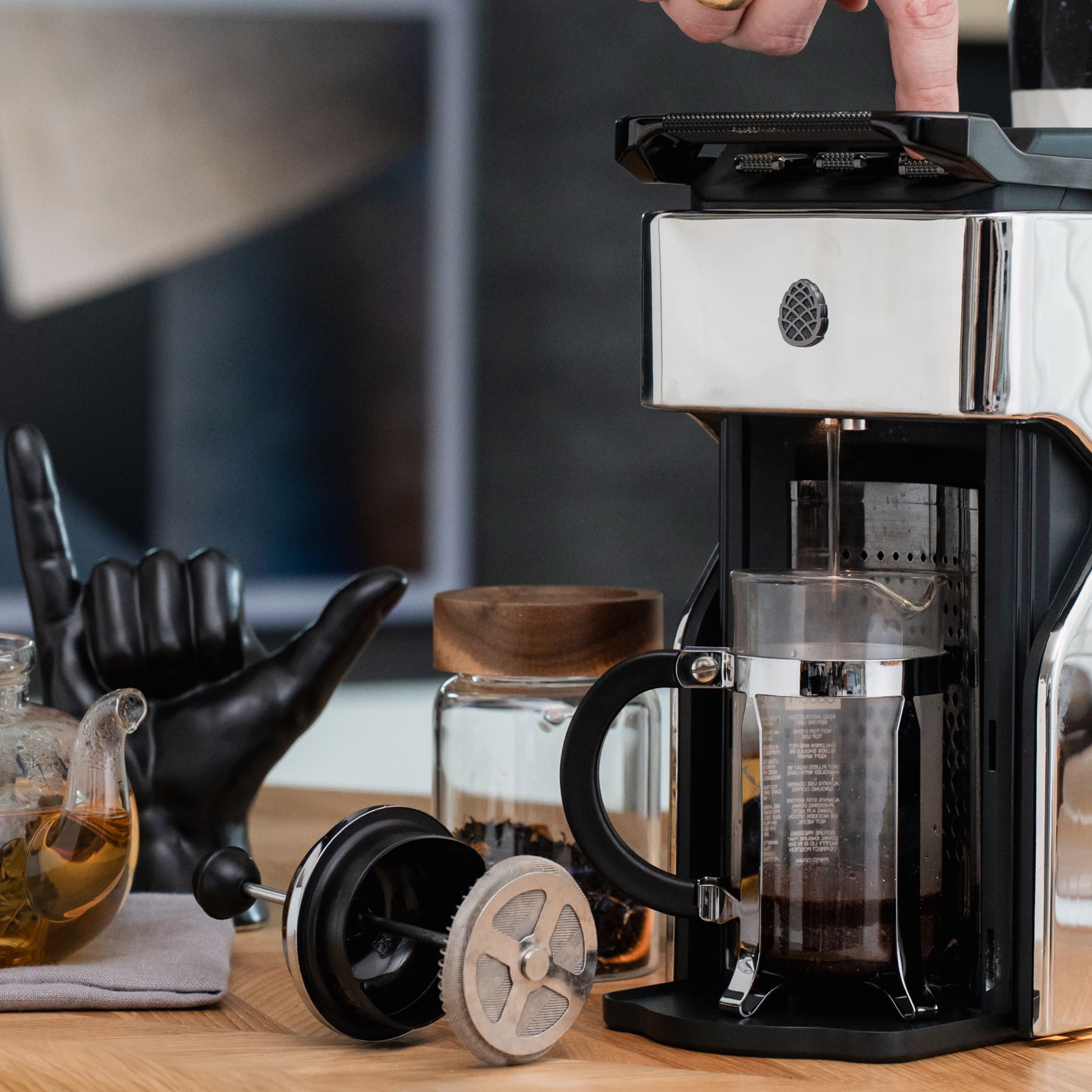 Line1 Espresso and Coffee Machine: Polished Chrome