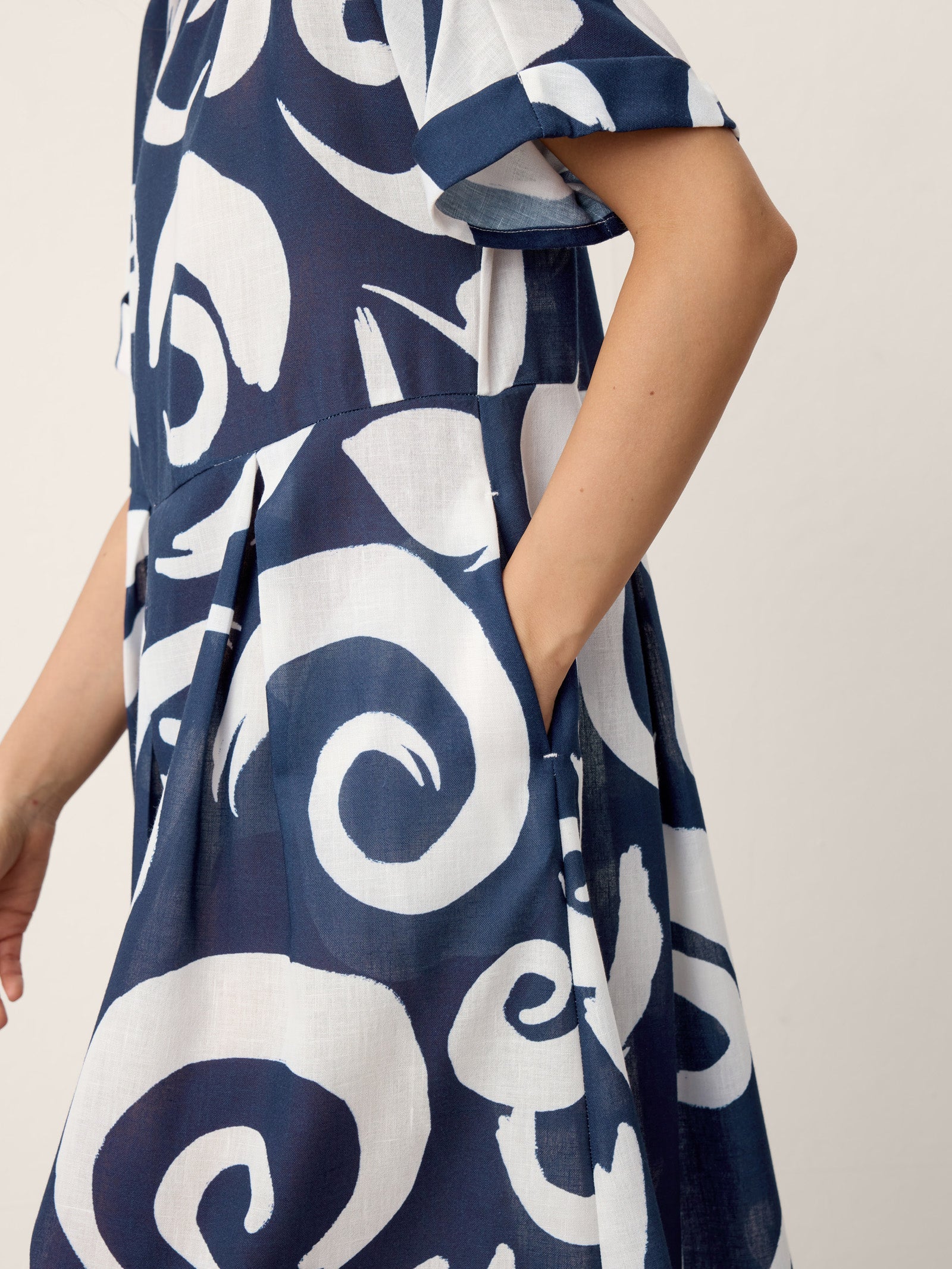 Linen Abstract-Print Pleated-Waist Midi Dress PRIYA