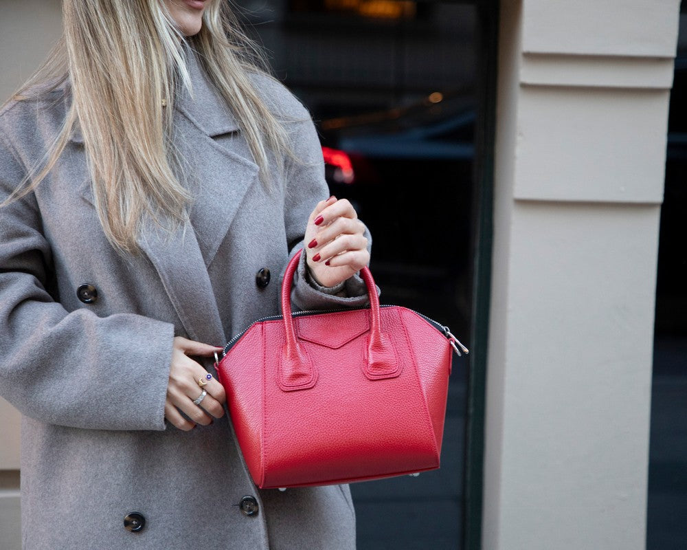 Lorenza Small Women’s Leather Bag – Genuine Leather Handbag for Everyday Elegance | Minimal & Handcrafted