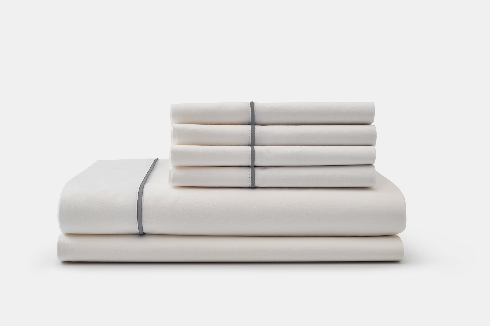 Cotton Percale Bed Sheet Set with Classic Piping Design