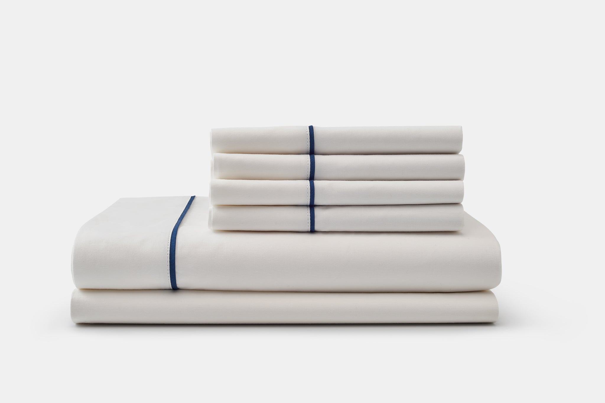 Cotton Percale Bed Sheet Set with Classic Piping Design