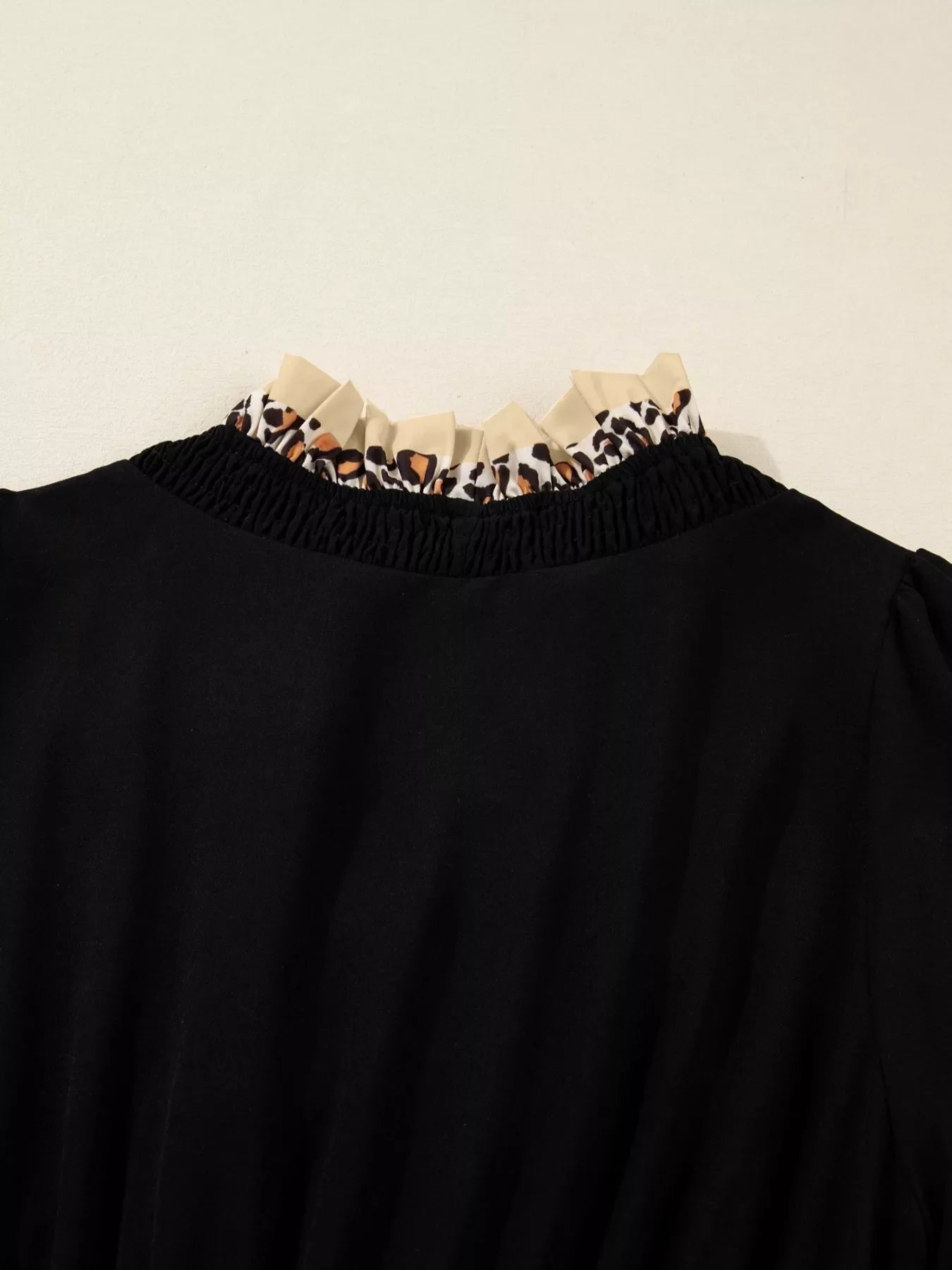 Contrast Leopard Frilled Trim V Neck Bracelet Sleeve Midi Dress