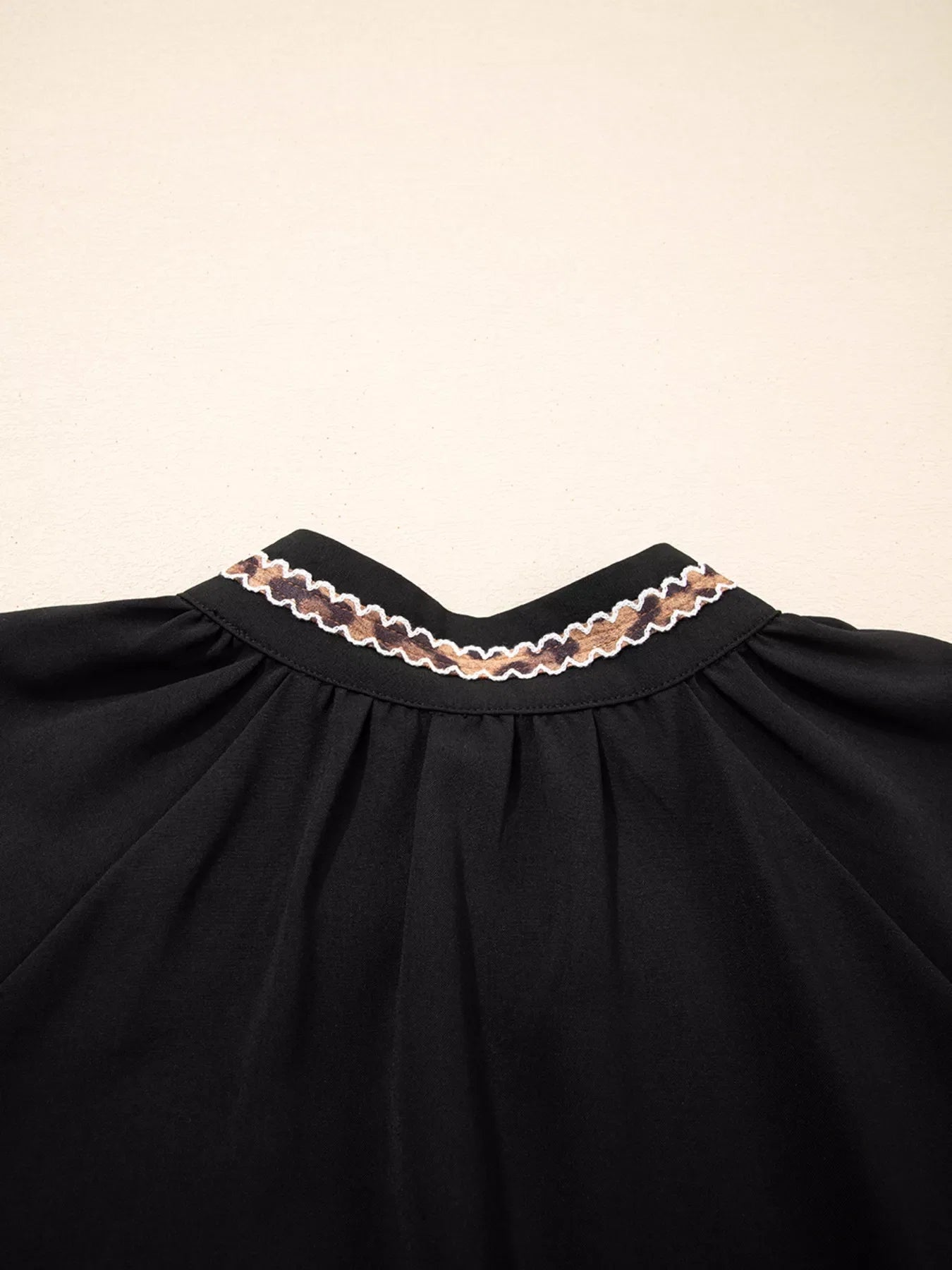 Contrast Trim Bracelet Sleeve Shift Mini Dress