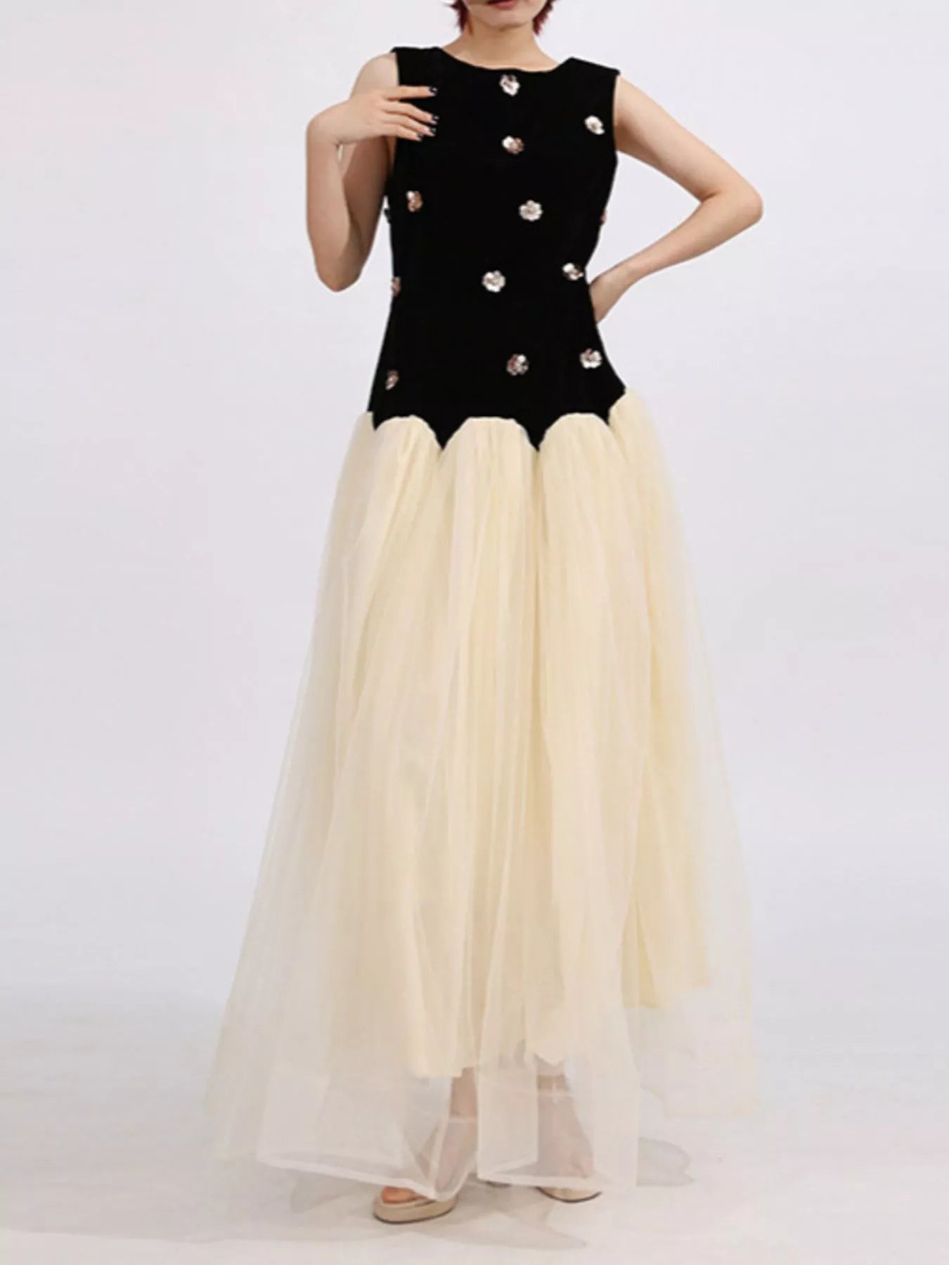 Contrast Flower Sleeveless Tulle Maxi Dress