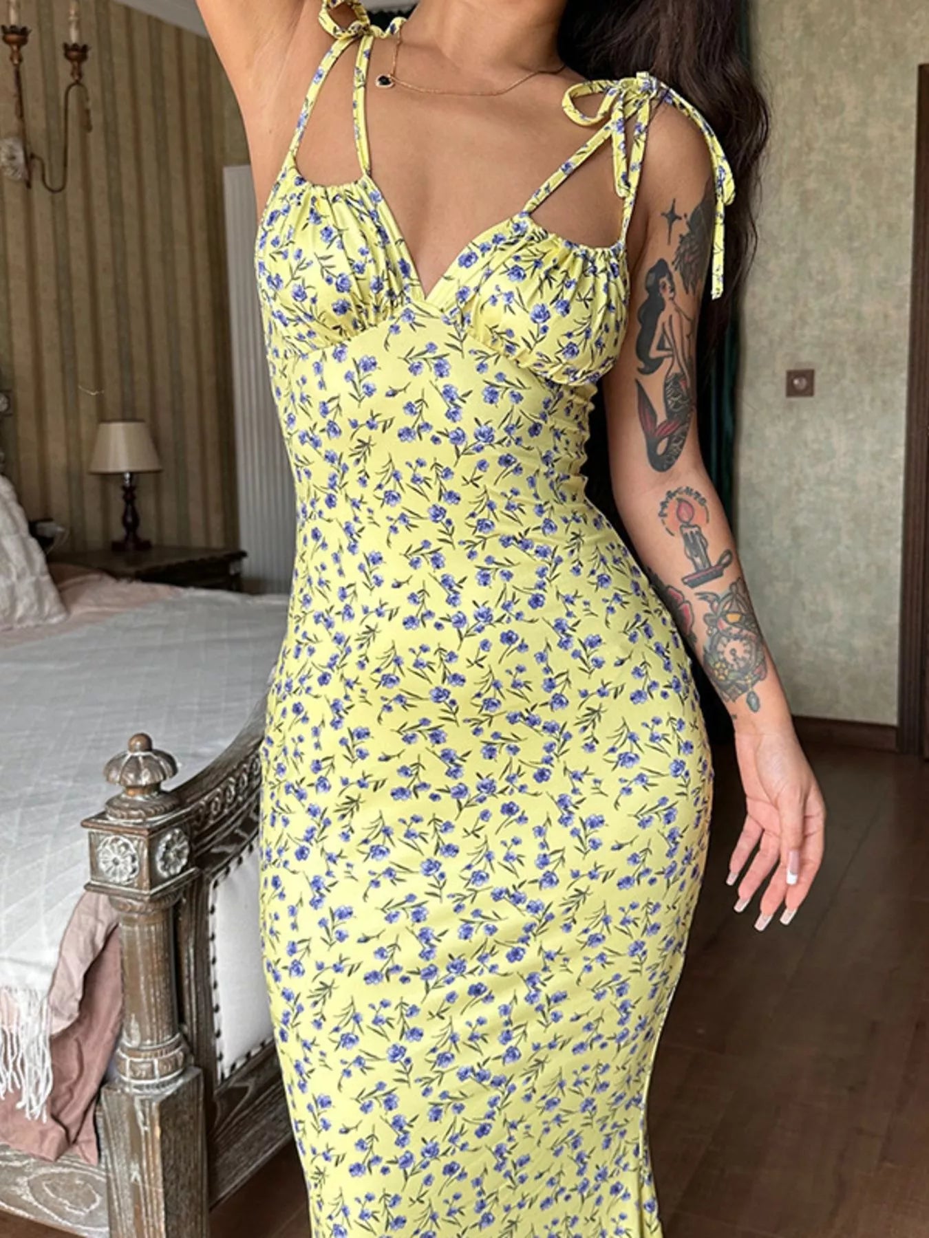 Floral Print Tie Strap Bodycon Maxi Dress