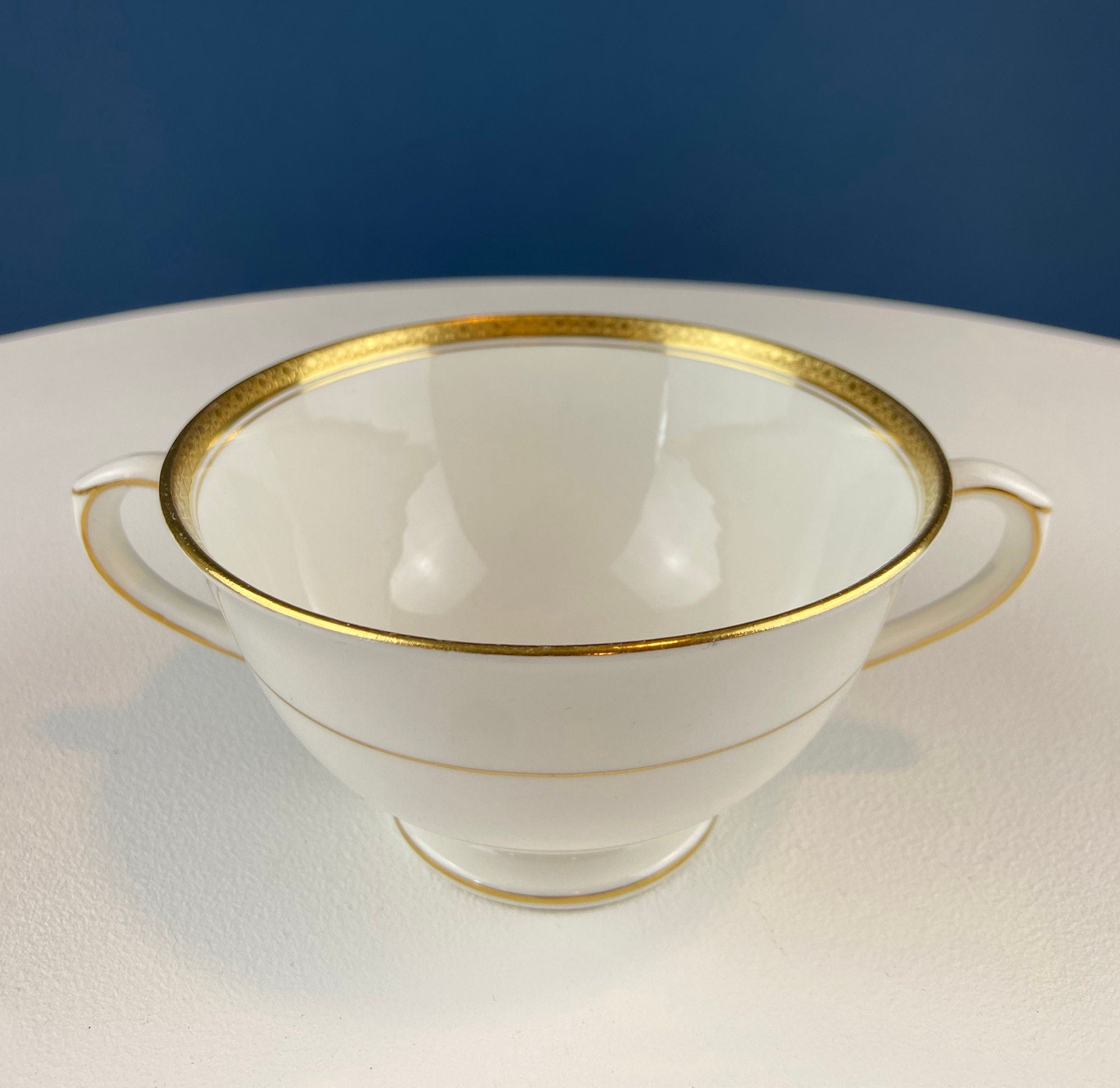 Vintage Coalport Porcelain Soup or Bullion Cups. Elite Wedding Band China. White Cups with Gold Textured Bands. Set of 7. Fine Table Decor.