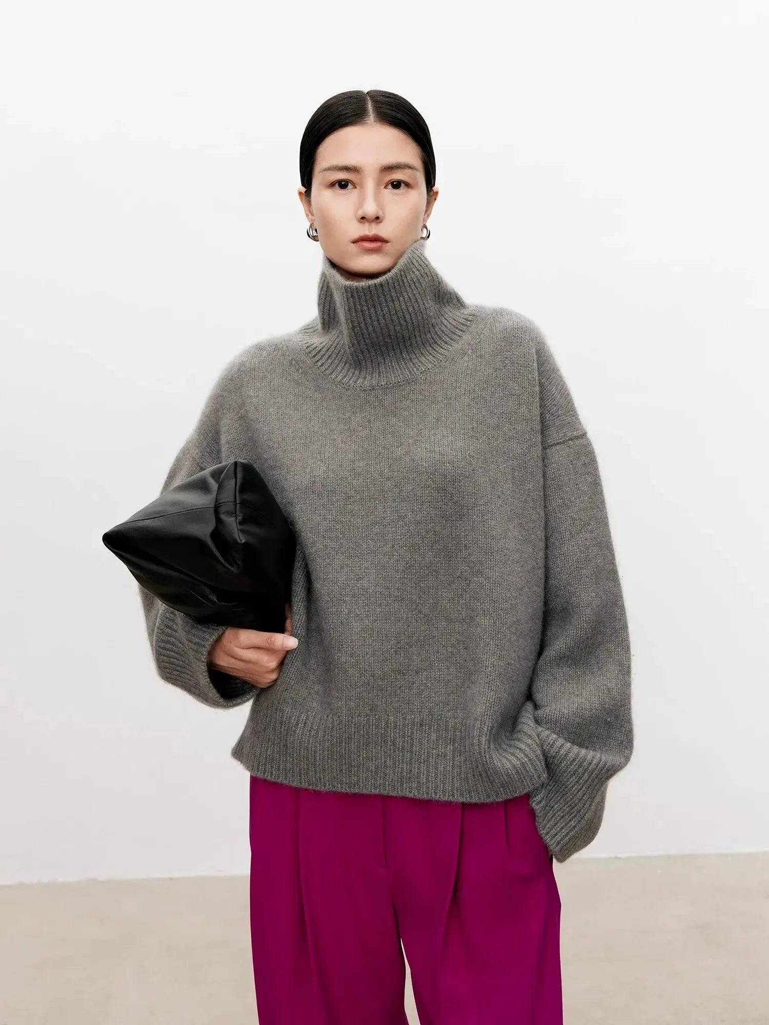 Luxurious Pure Cashmere Turtleneck Sweater - Overture Gifts