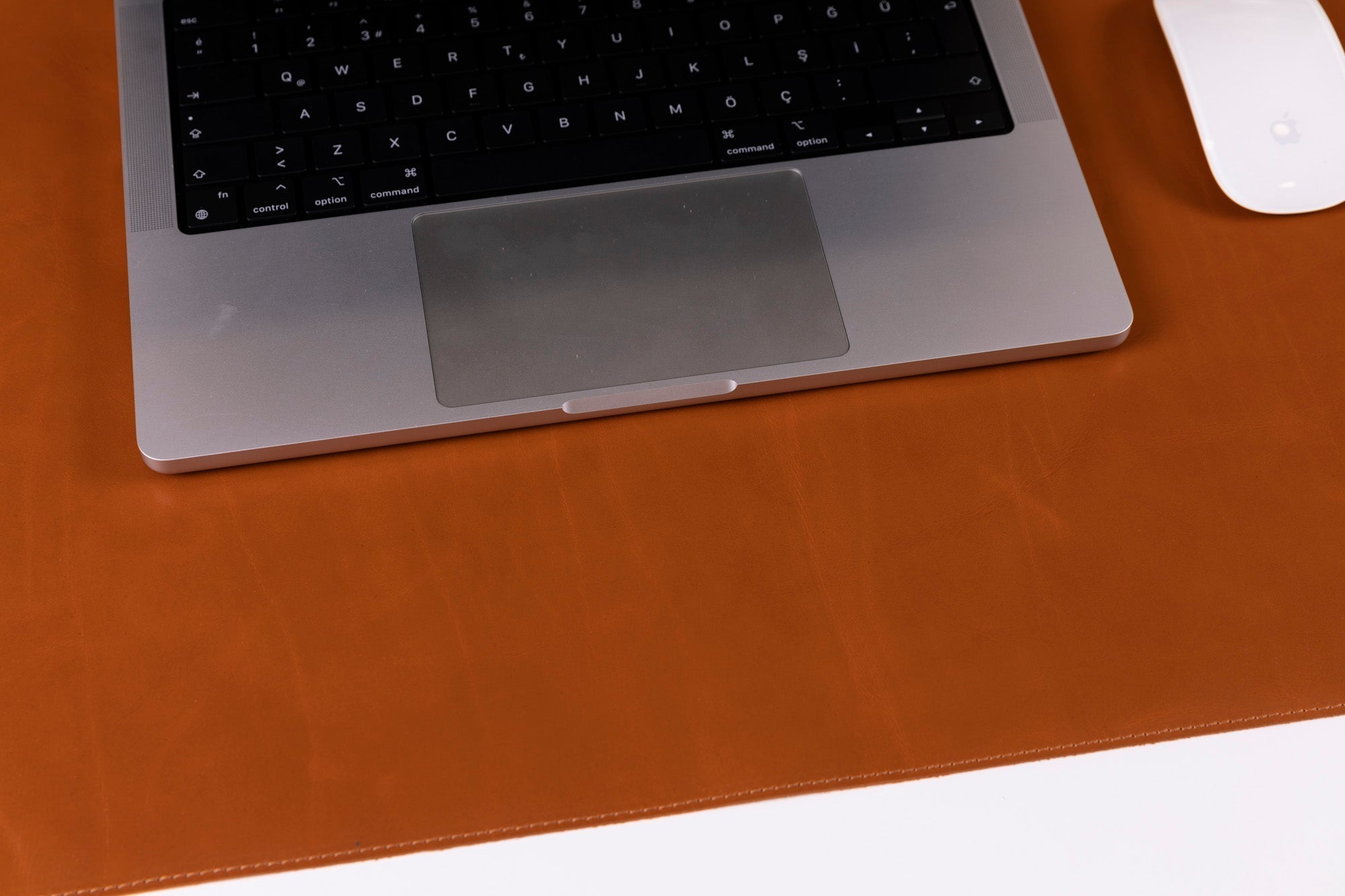 Natural Leather Desk Mat (91 cm x 48 cm) - Overture Gifts