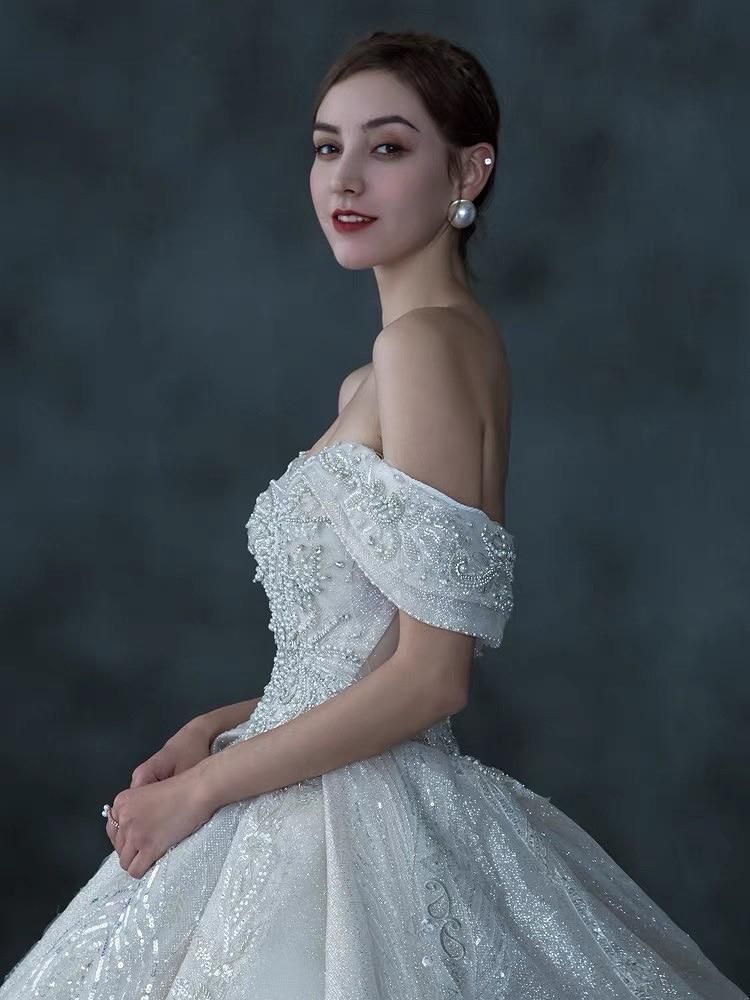 Luxury Wedding Gown With Crystals EDW101