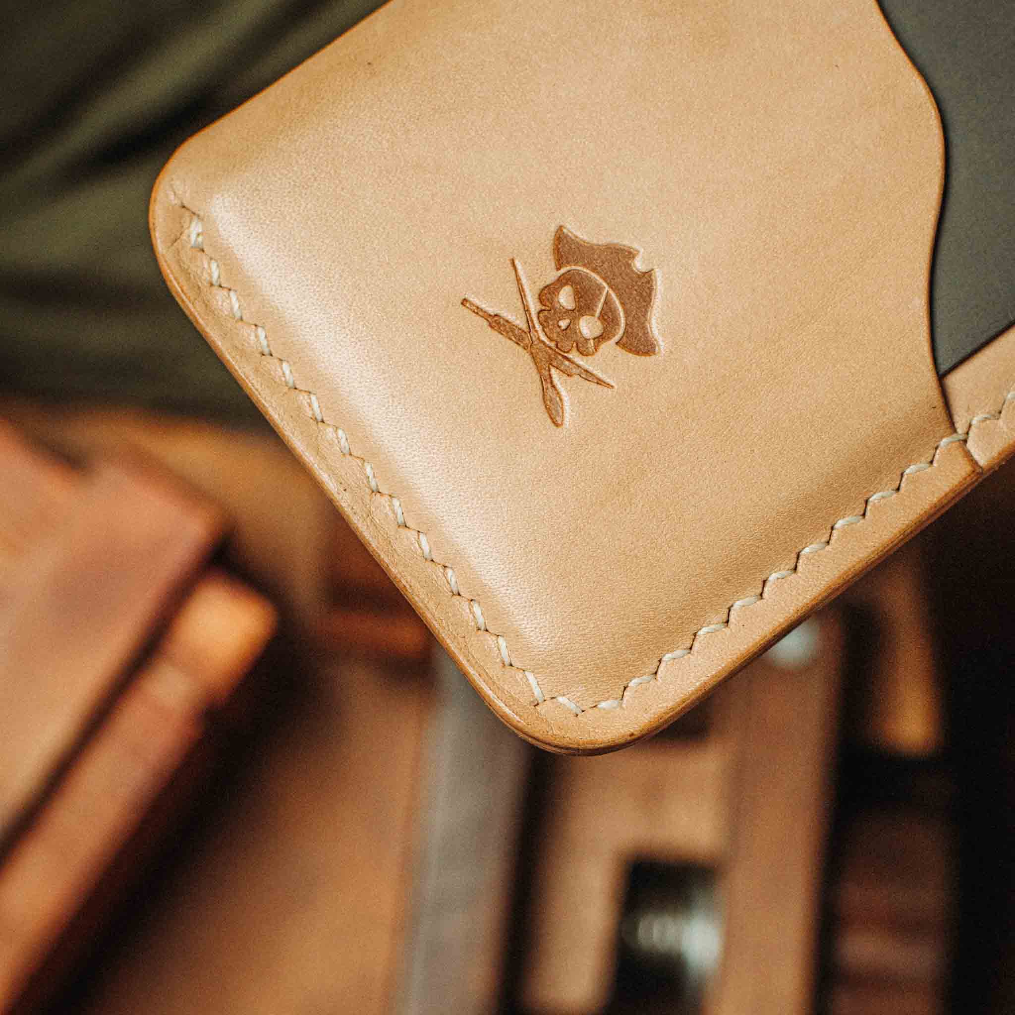 Venturer v2 – Minimalist Leather Wallet - Overture Gifts