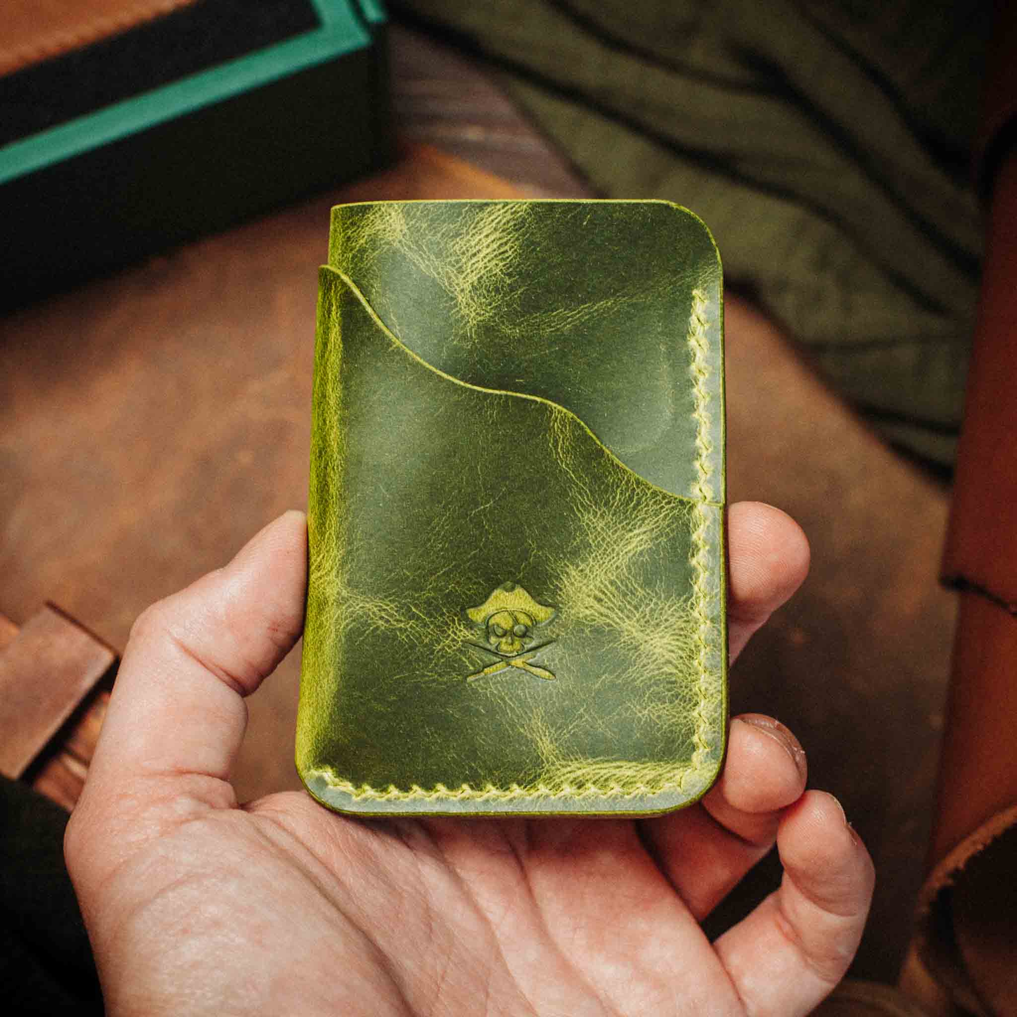 Venturer v2 – Minimalist Leather Wallet - Overture Gifts